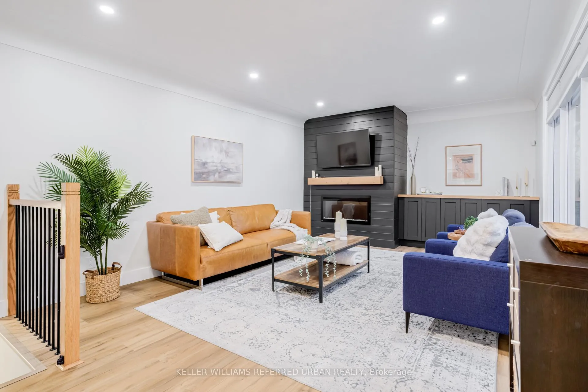 Photo 4 of 237 Hoover Crescent, Hamilton, Balfour — HOMEH