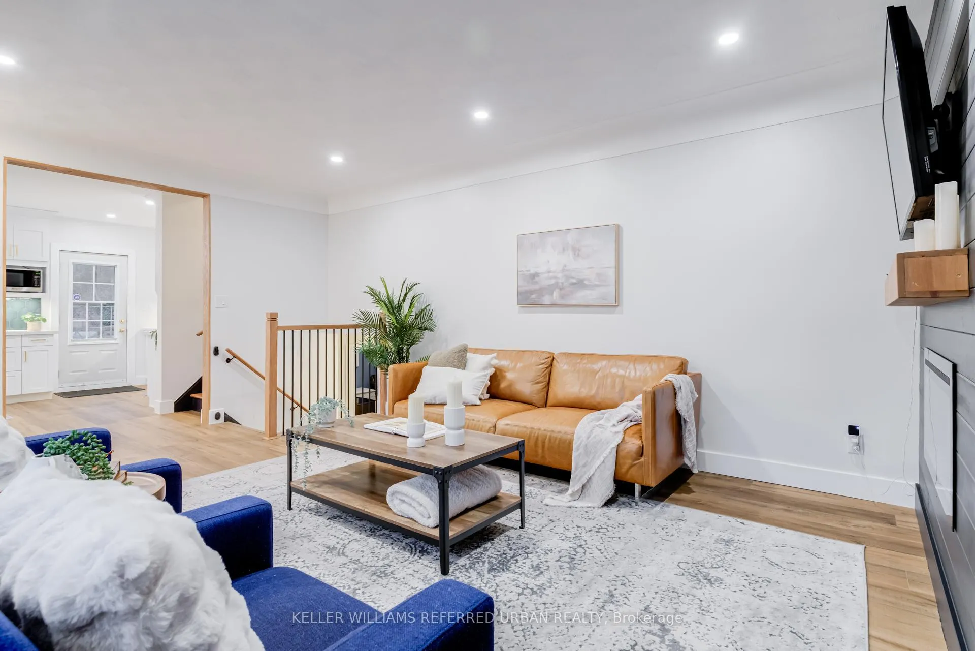 Photo 5 of 237 Hoover Crescent, Hamilton, Balfour — HOMEH