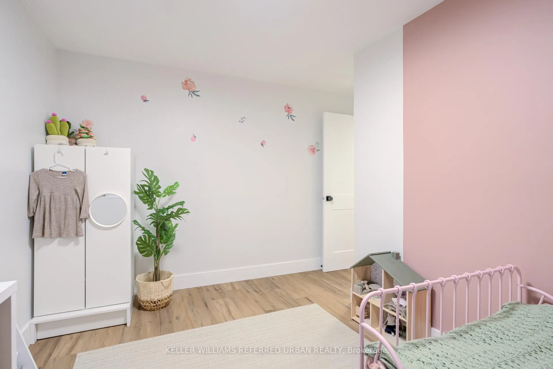 Photo 14 of 237 Hoover Crescent, Hamilton, Balfour — HOMEH
