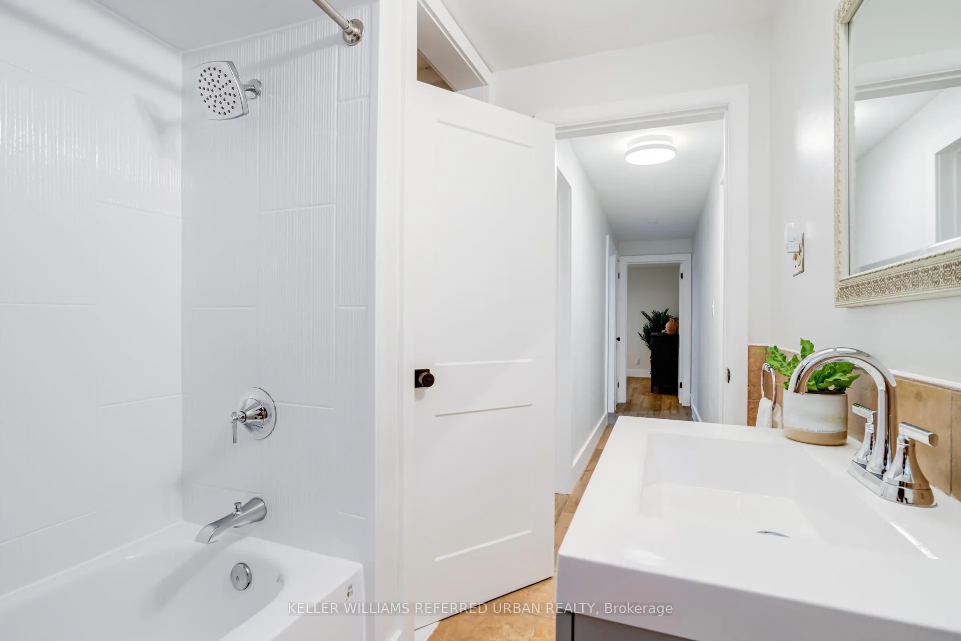 Photo 15 of 237 Hoover Crescent, Hamilton, Balfour — HOMEH