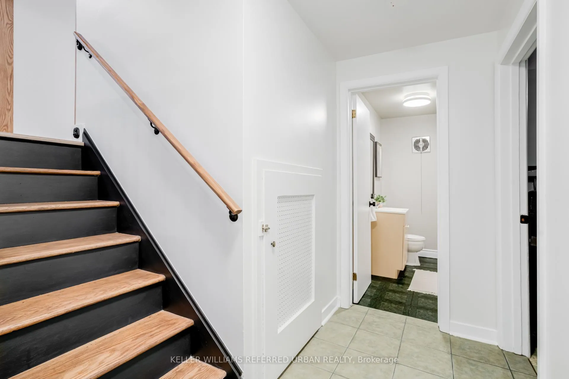 Photo 16 of 237 Hoover Crescent, Hamilton, Balfour — HOMEH