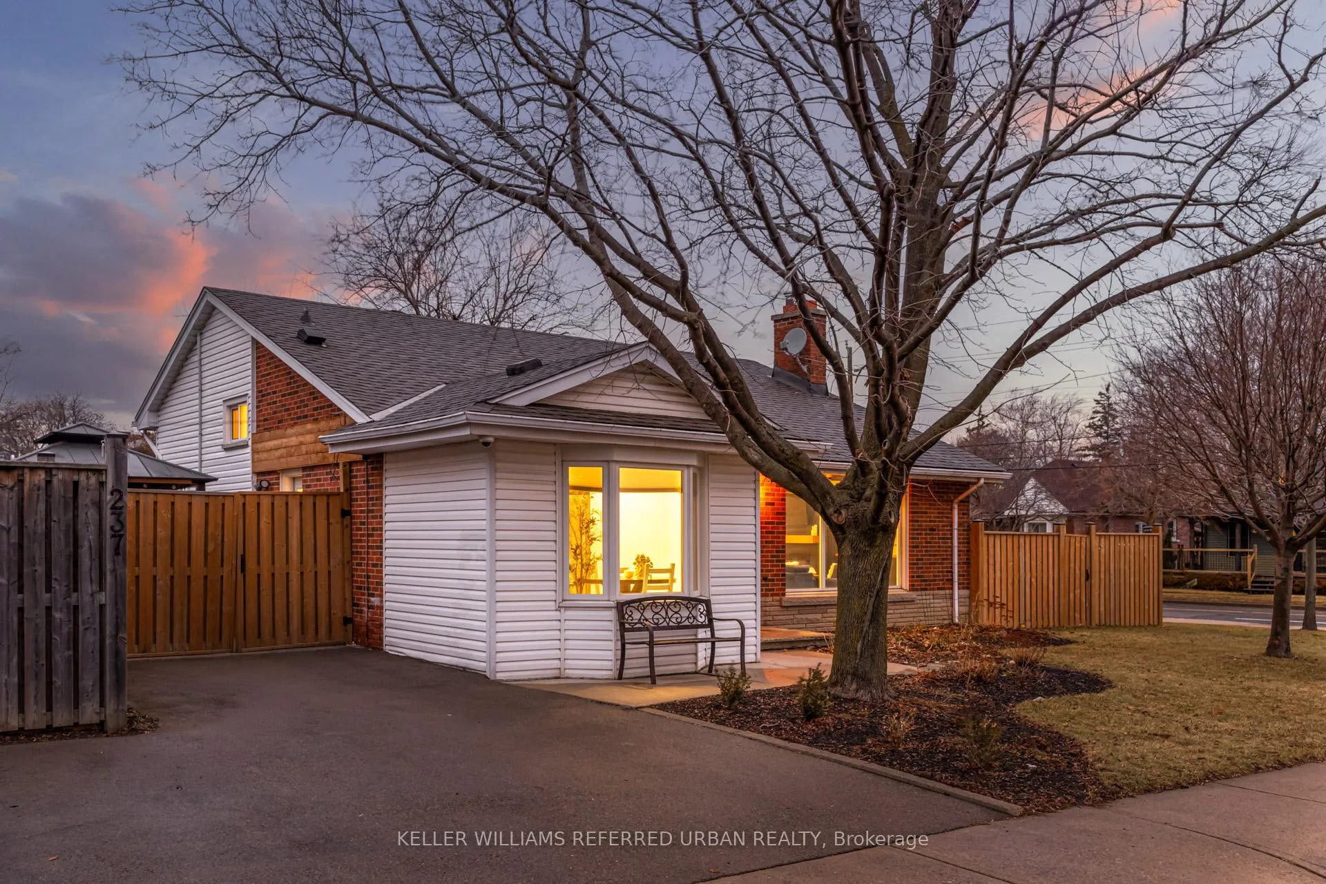 Photo 24 of 237 Hoover Crescent, Hamilton, Balfour — HOMEH