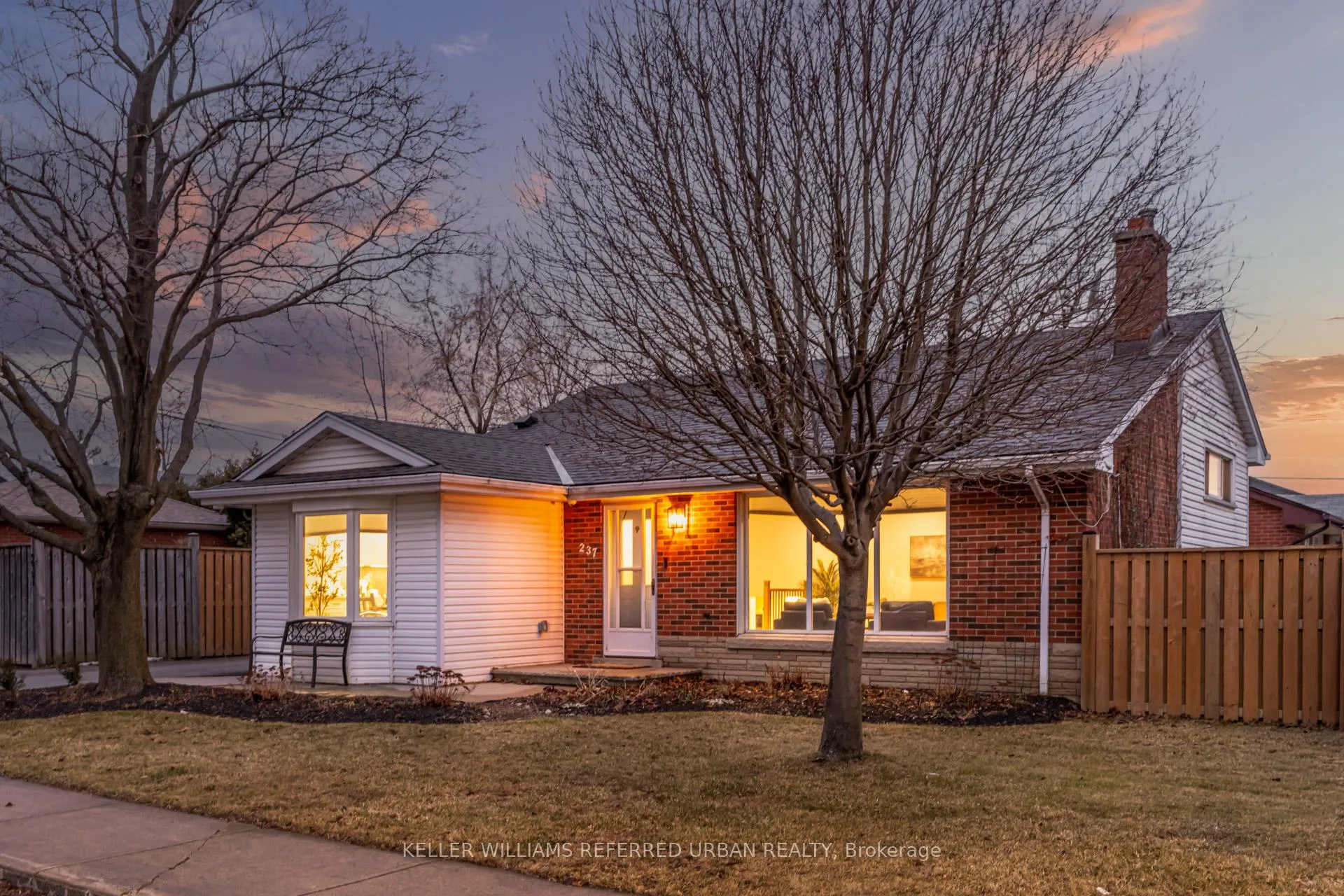 Photo 25 of 237 Hoover Crescent, Hamilton, Balfour — HOMEH