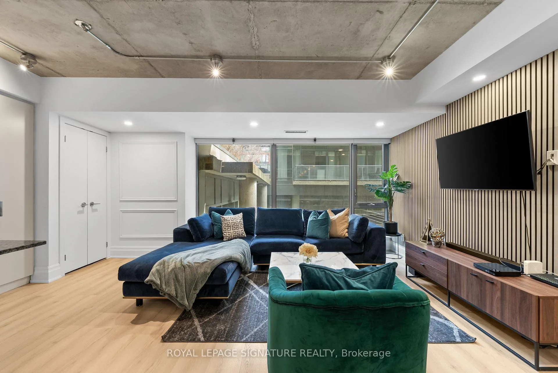 Photo 5 of Unit 109, 95 Bathurst Street, Toronto, Waterfront Communities — HOMEH