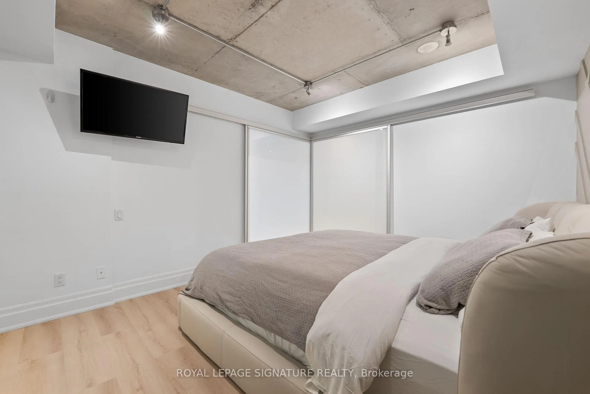 Photo 11 of Unit 109, 95 Bathurst Street, Toronto, Waterfront Communities — HOMEH