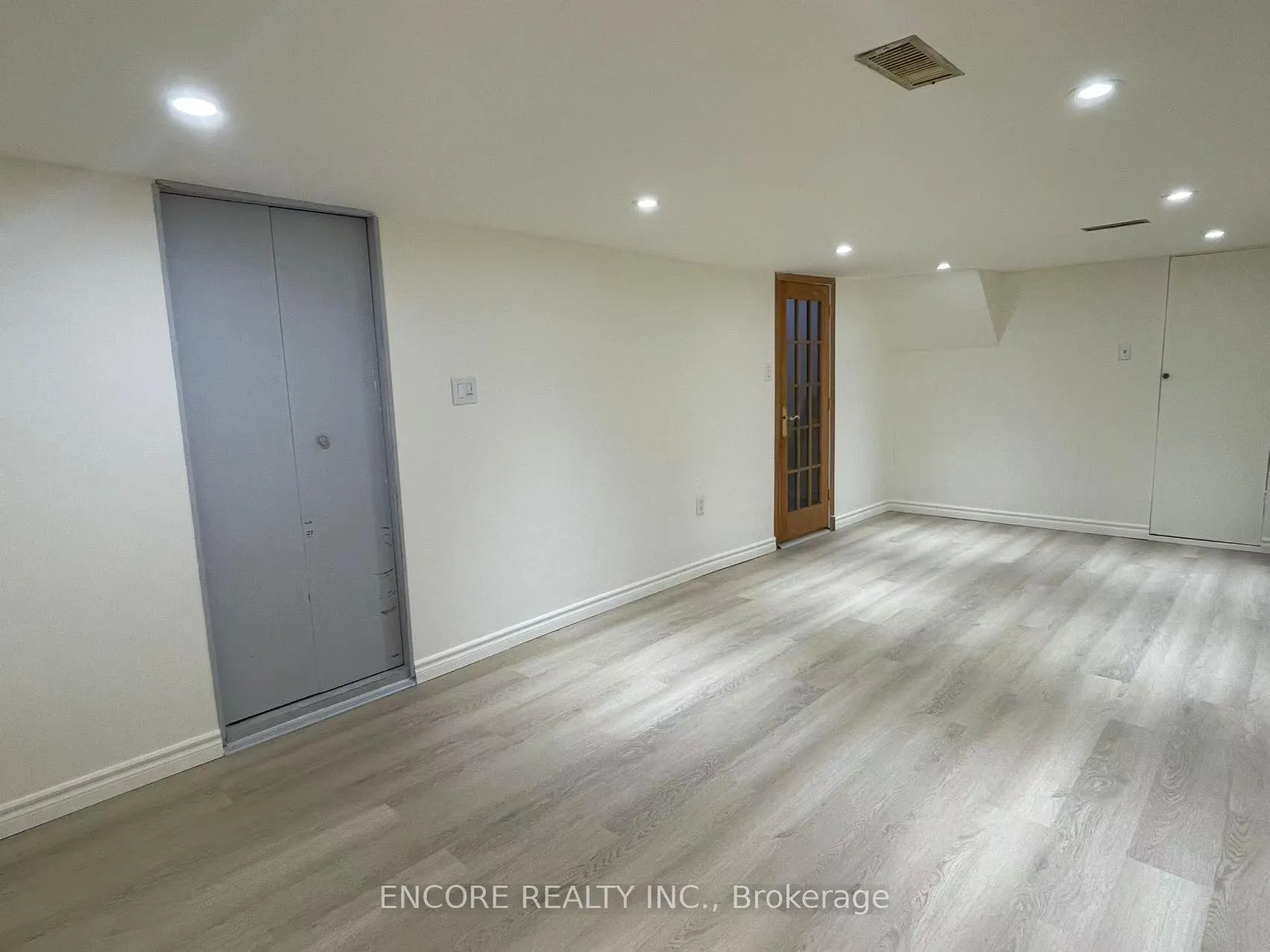 Photo 5 of 7 Weir Crescent, Scarborough, West Hill — HOMEH