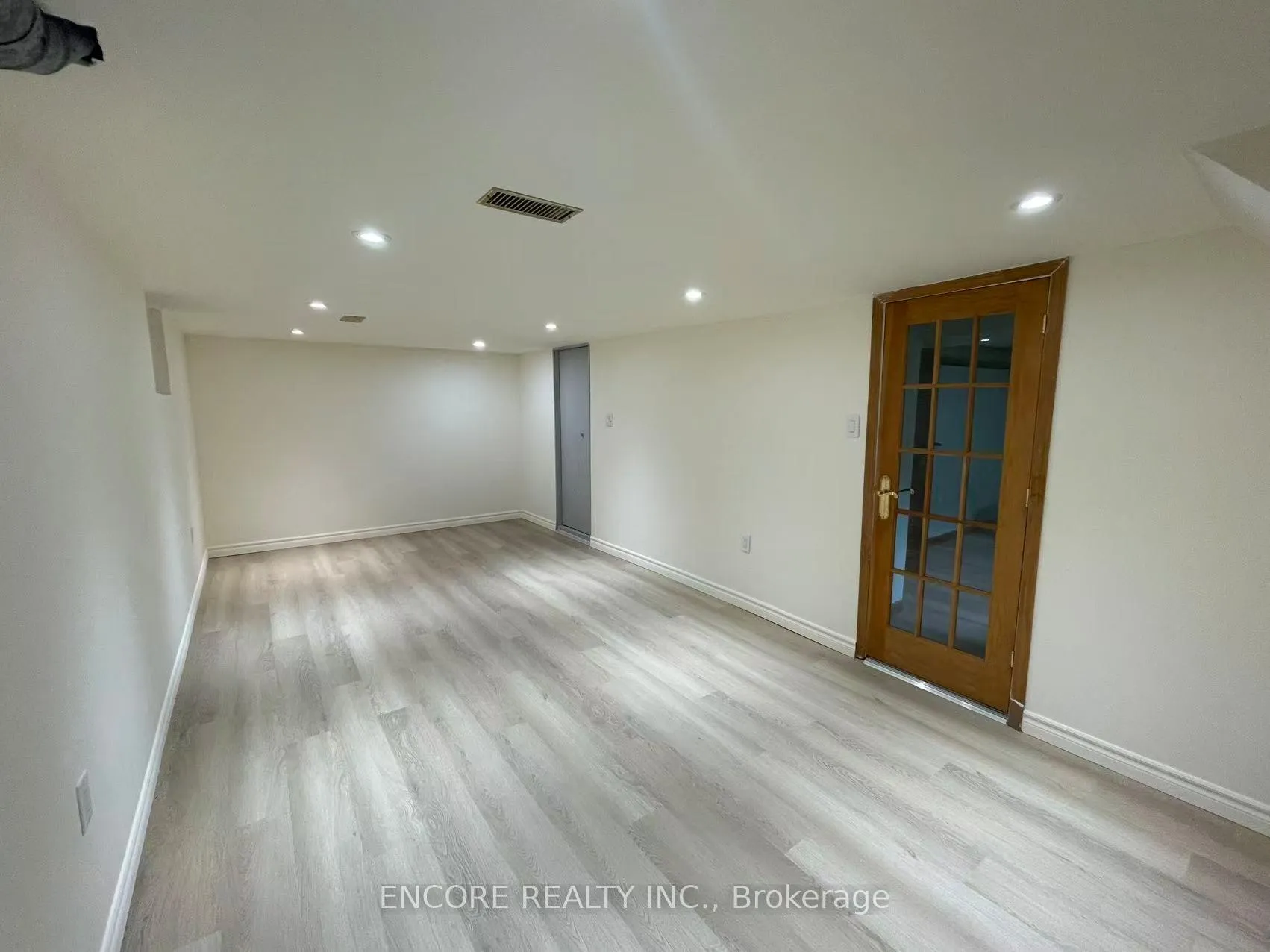 Photo 6 of 7 Weir Crescent, Scarborough, West Hill — HOMEH
