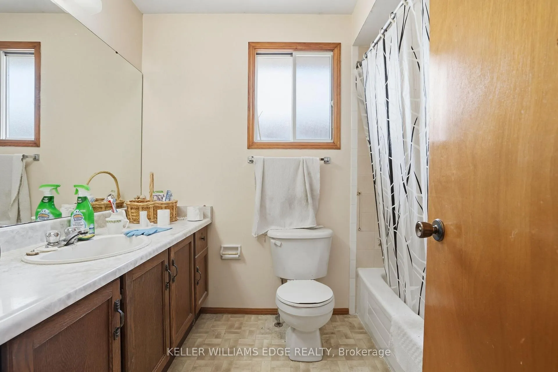 Photo 9 of 41 Kennard Street, Hamilton, Stoney Creek Mountain — HOMEH