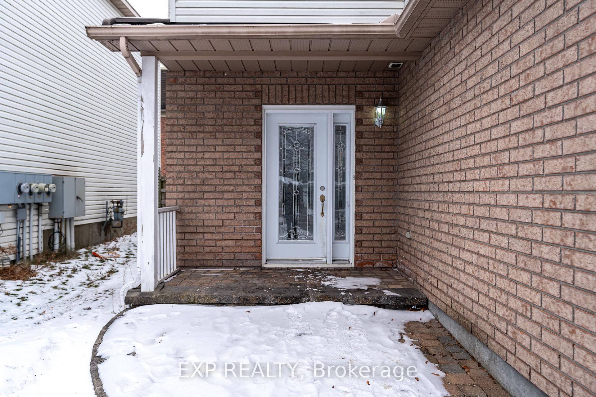 Photo 2 of 3448 Southgate Road, Ottawa, South Keys — HOMEH