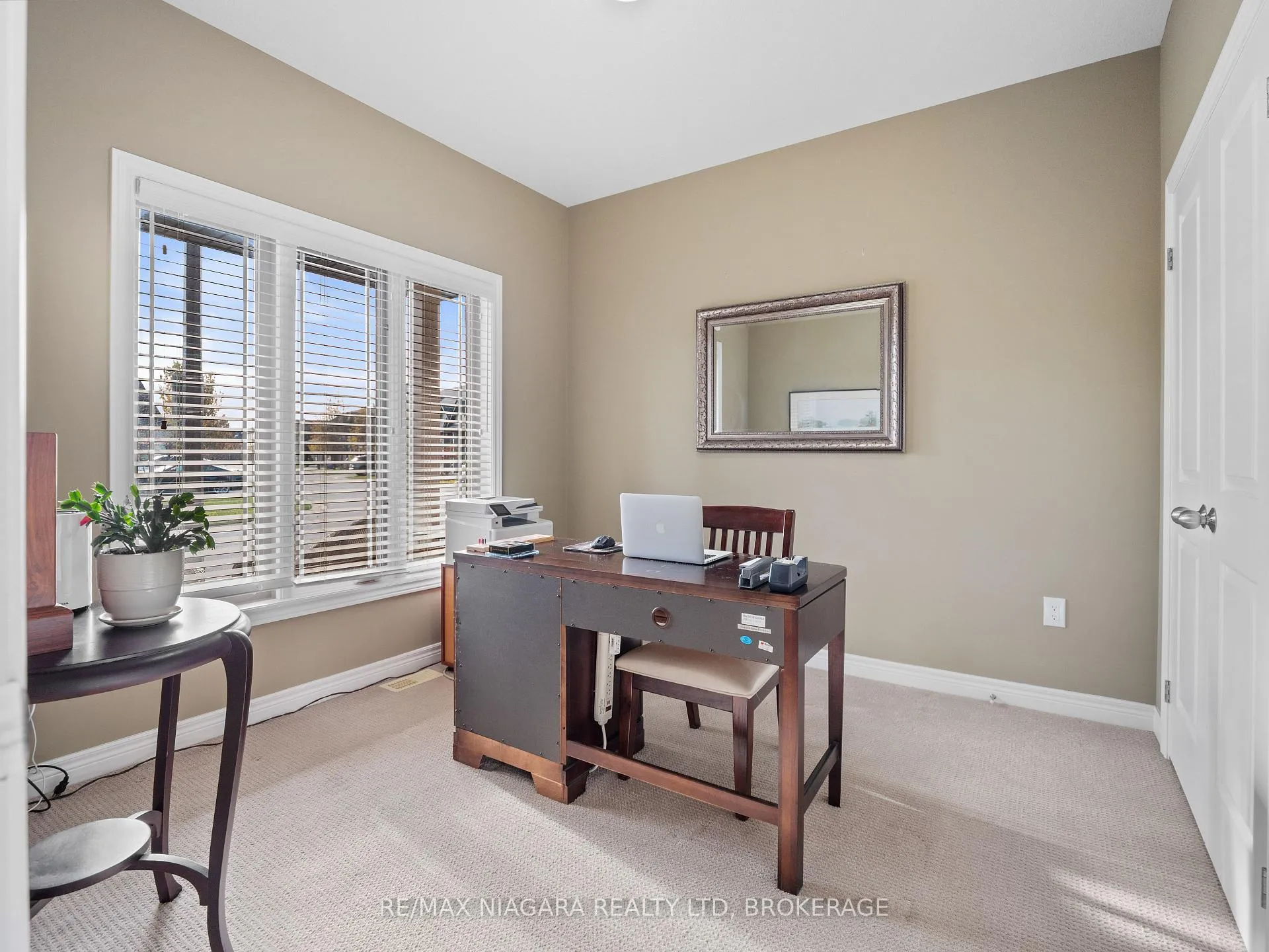 Photo 6 of Unit 4, 9440 Eagle Ridge Drive, Niagara Falls, Forestview — HOMEH