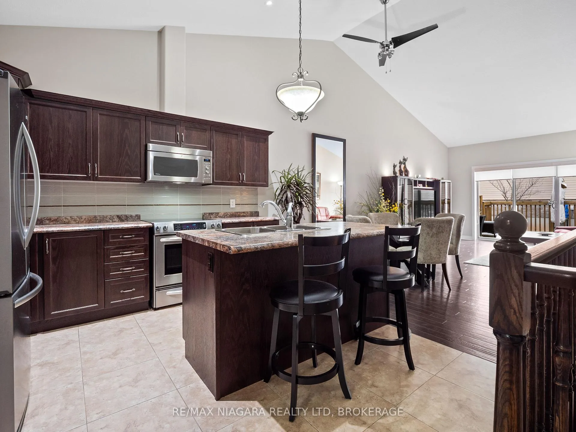 Photo 8 of Unit 4, 9440 Eagle Ridge Drive, Niagara Falls, Forestview — HOMEH