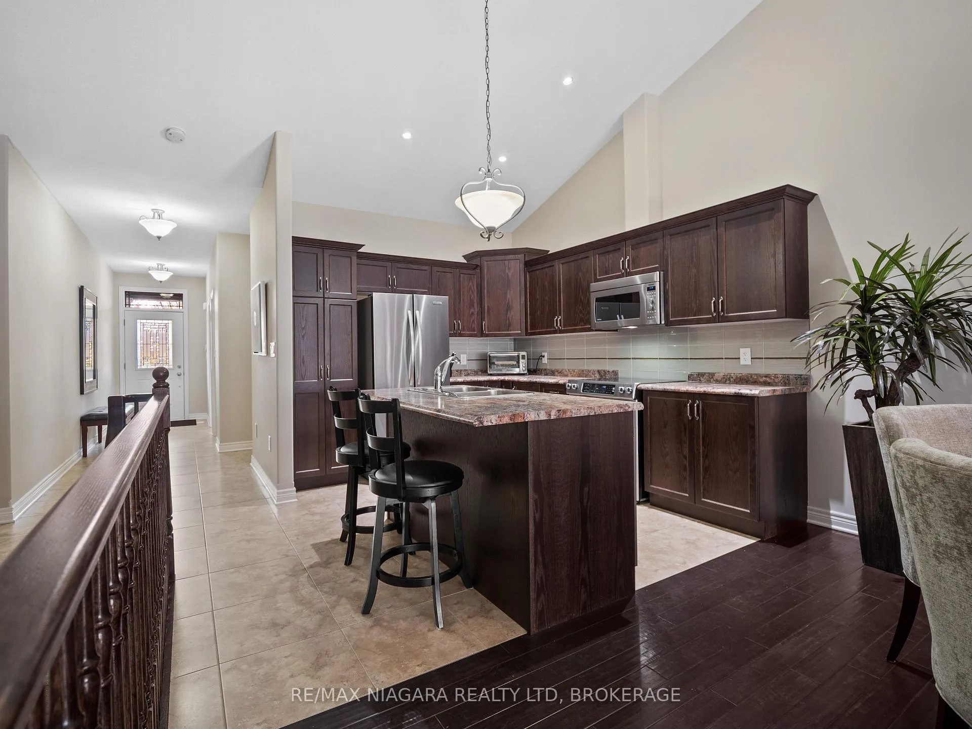 Photo 9 of Unit 4, 9440 Eagle Ridge Drive, Niagara Falls, Forestview — HOMEH