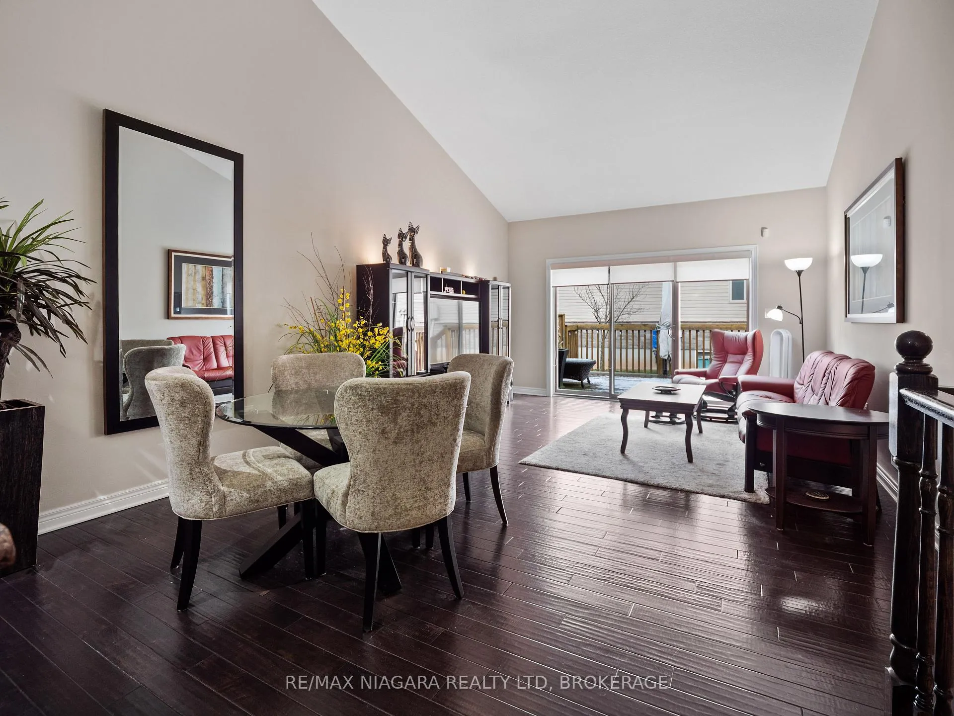Photo 12 of Unit 4, 9440 Eagle Ridge Drive, Niagara Falls, Forestview — HOMEH