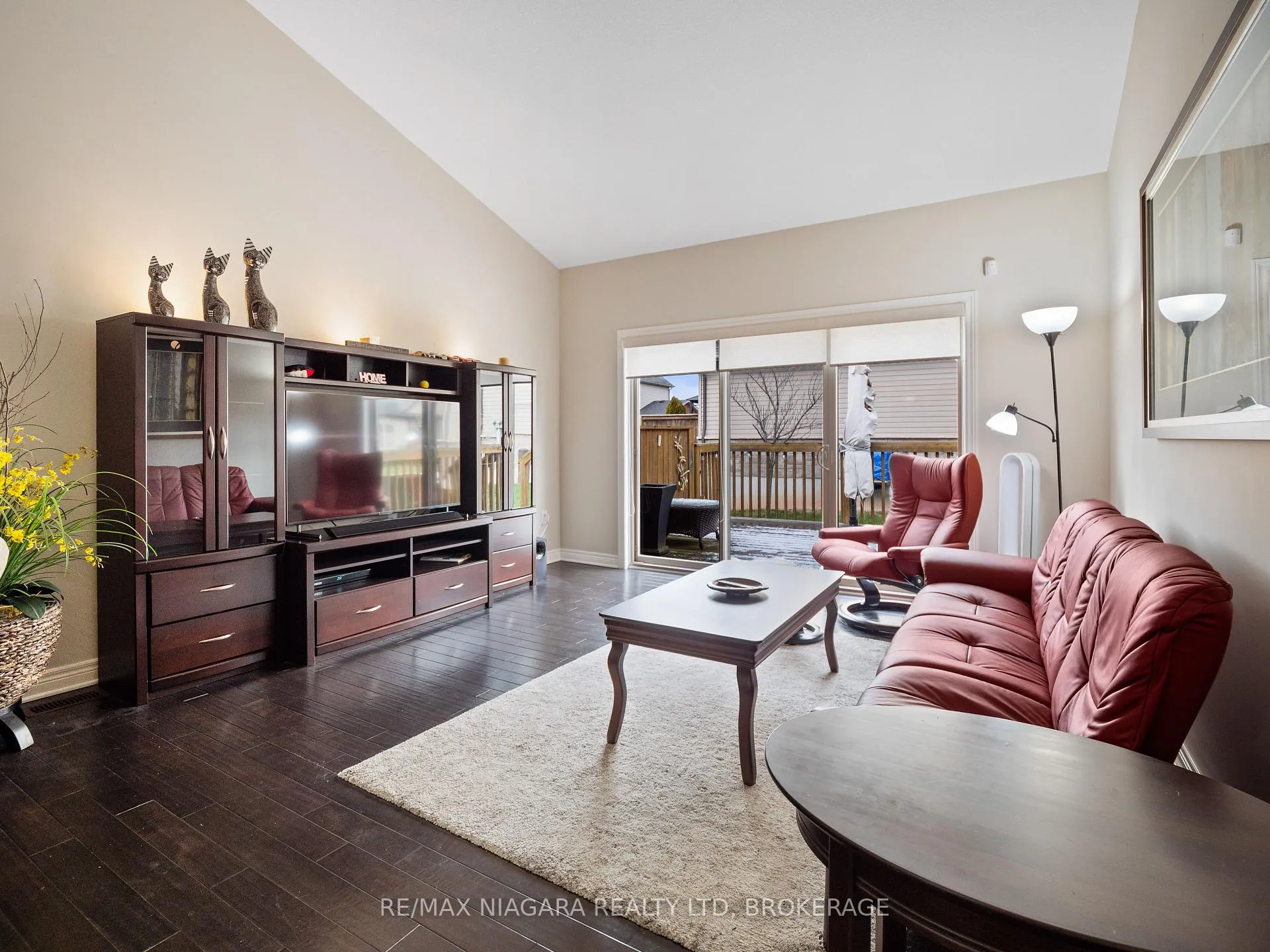 Photo 16 of Unit 4, 9440 Eagle Ridge Drive, Niagara Falls, Forestview — HOMEH