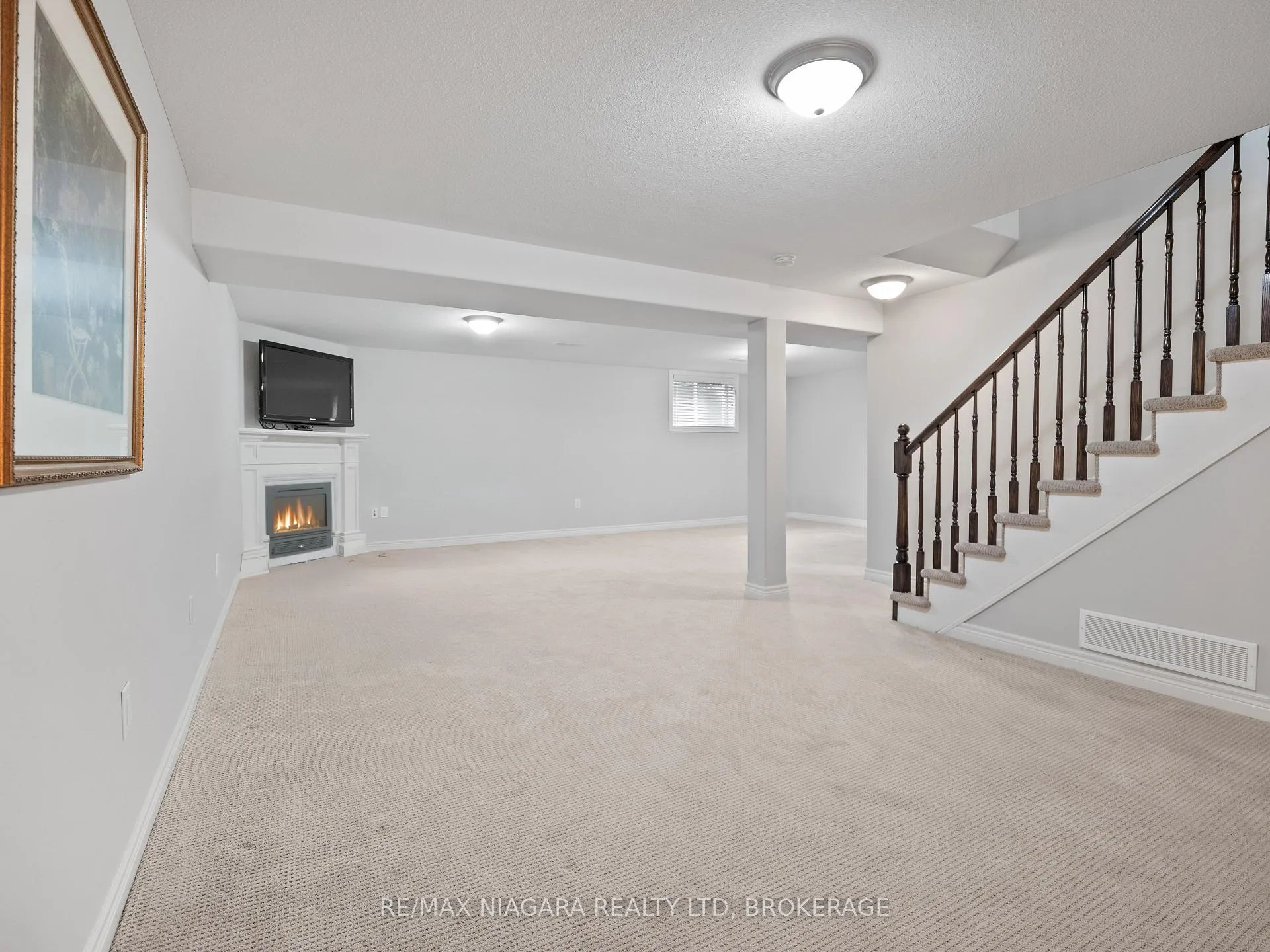 Photo 26 of Unit 4, 9440 Eagle Ridge Drive, Niagara Falls, Forestview — HOMEH