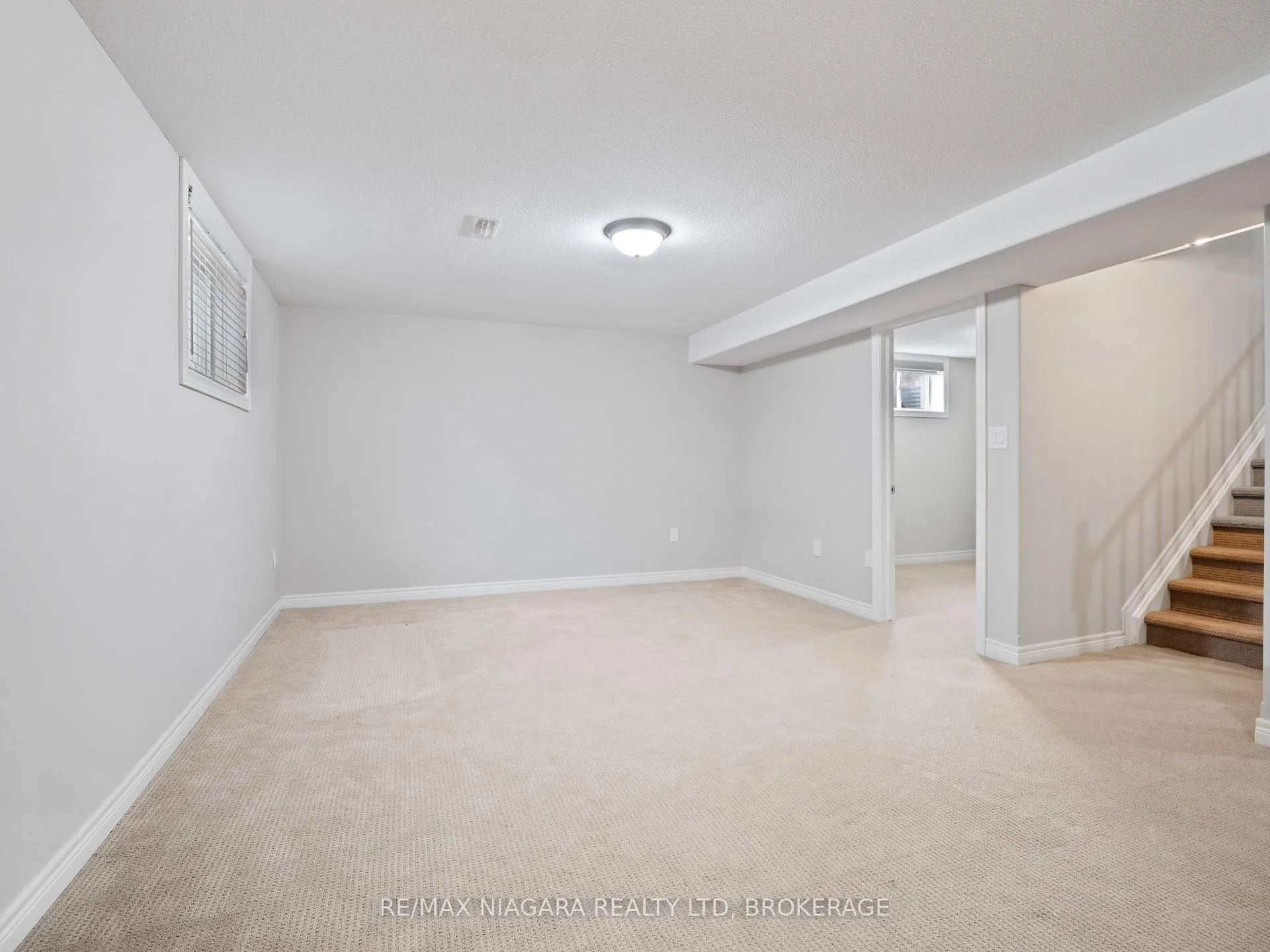 Photo 30 of Unit 4, 9440 Eagle Ridge Drive, Niagara Falls, Forestview — HOMEH
