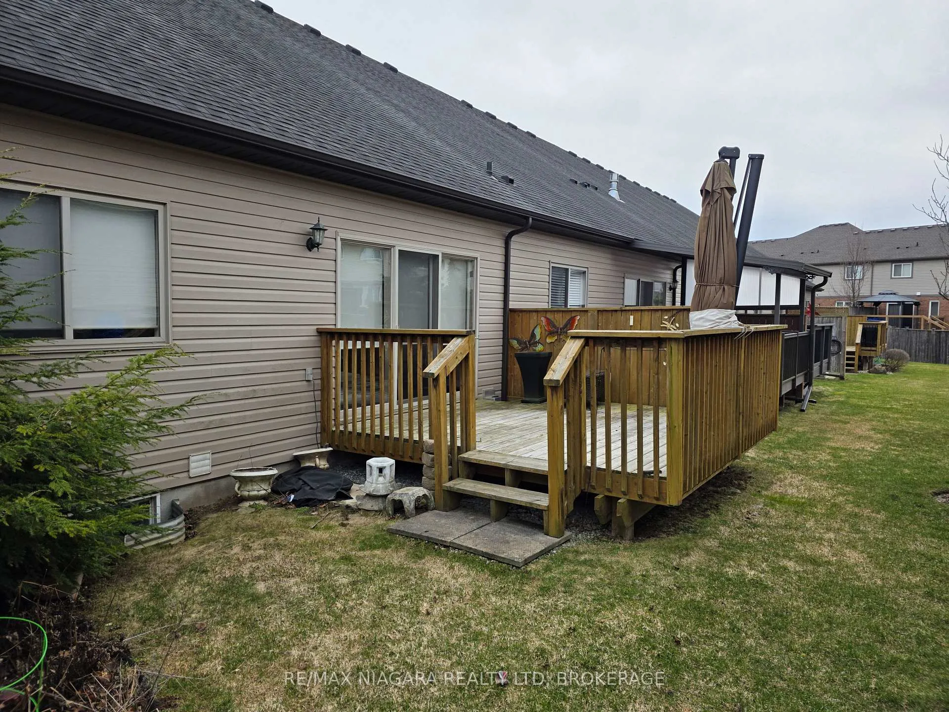 Photo 35 of Unit 4, 9440 Eagle Ridge Drive, Niagara Falls, Forestview — HOMEH