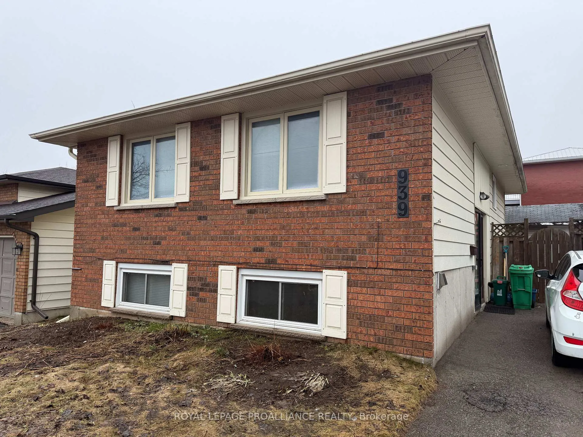 Front of Unit Main Floor, 939 Dainard Drive