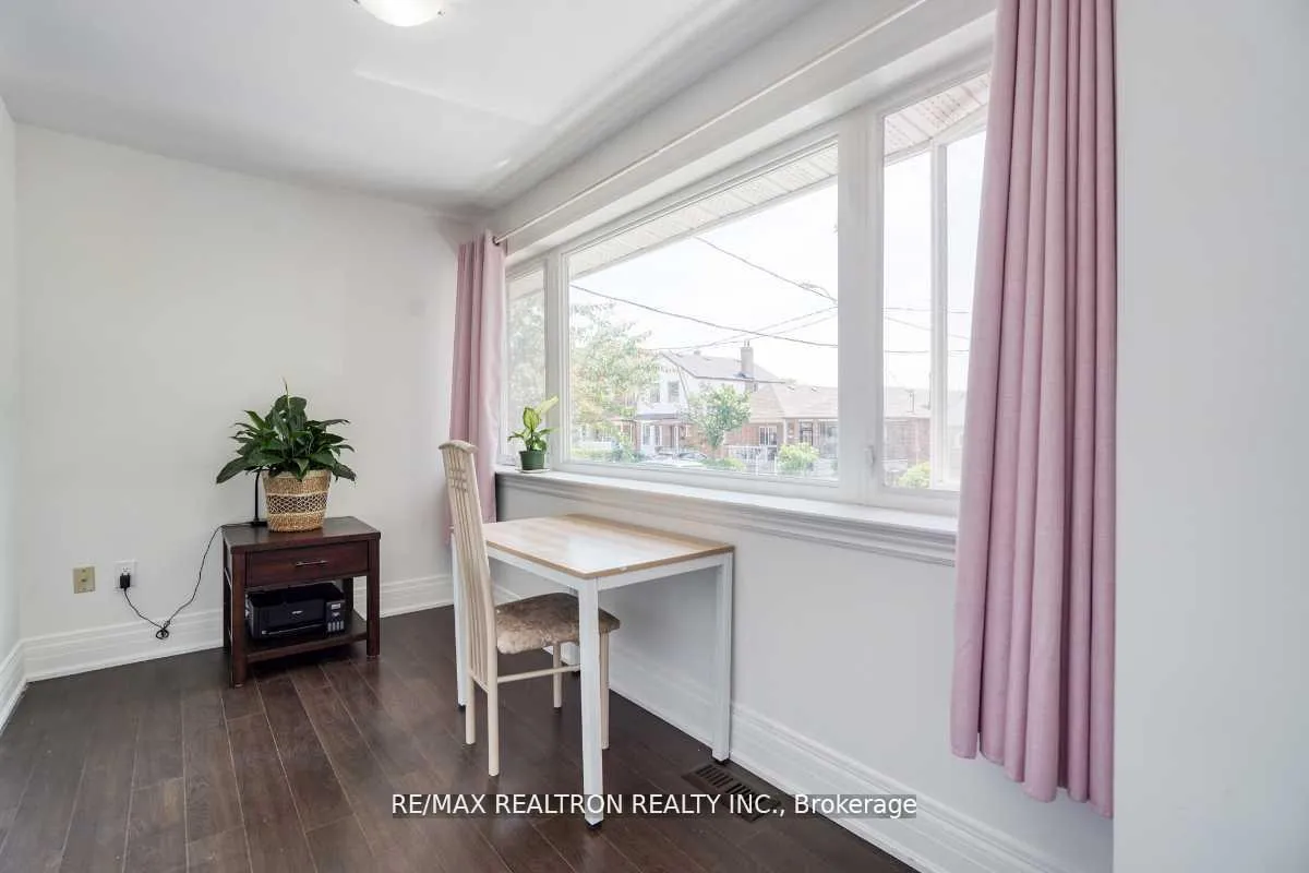 Photo 4 of 44 Jesmond Avenue N, Toronto, Oakwood Village — HOMEH