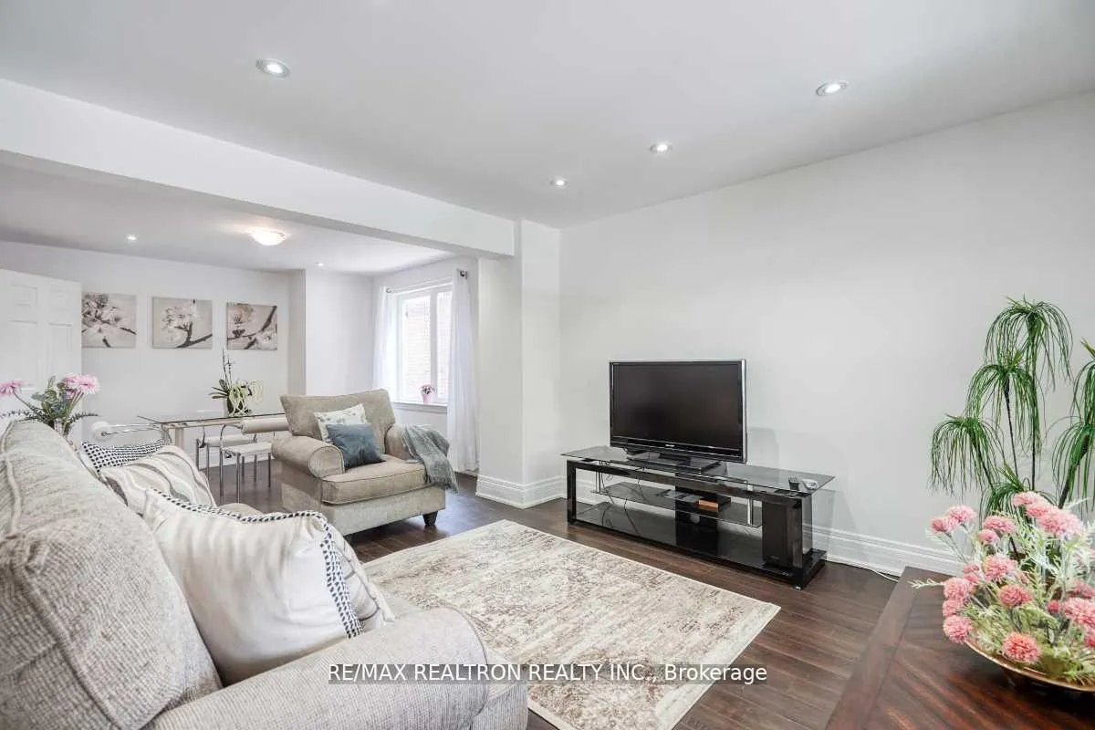 Photo 7 of 44 Jesmond Avenue N, Toronto, Oakwood Village — HOMEH