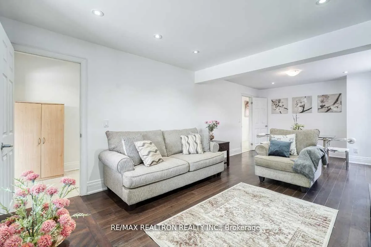 Photo 8 of 44 Jesmond Avenue N, Toronto, Oakwood Village — HOMEH