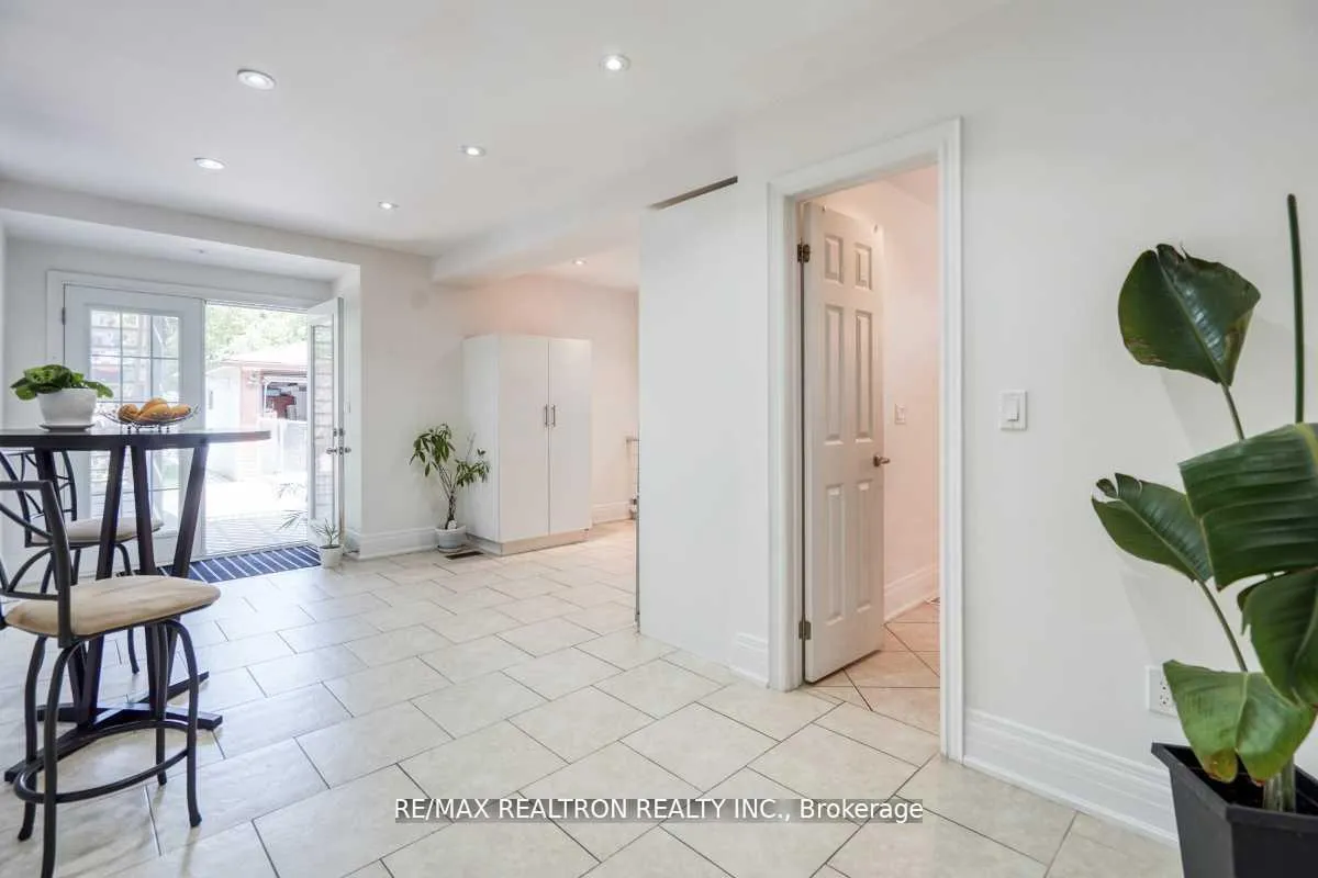 Photo 14 of 44 Jesmond Avenue N, Toronto, Oakwood Village — HOMEH
