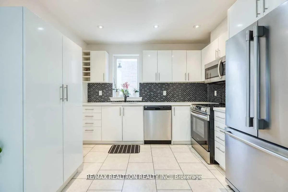 Photo 16 of 44 Jesmond Avenue N, Toronto, Oakwood Village — HOMEH