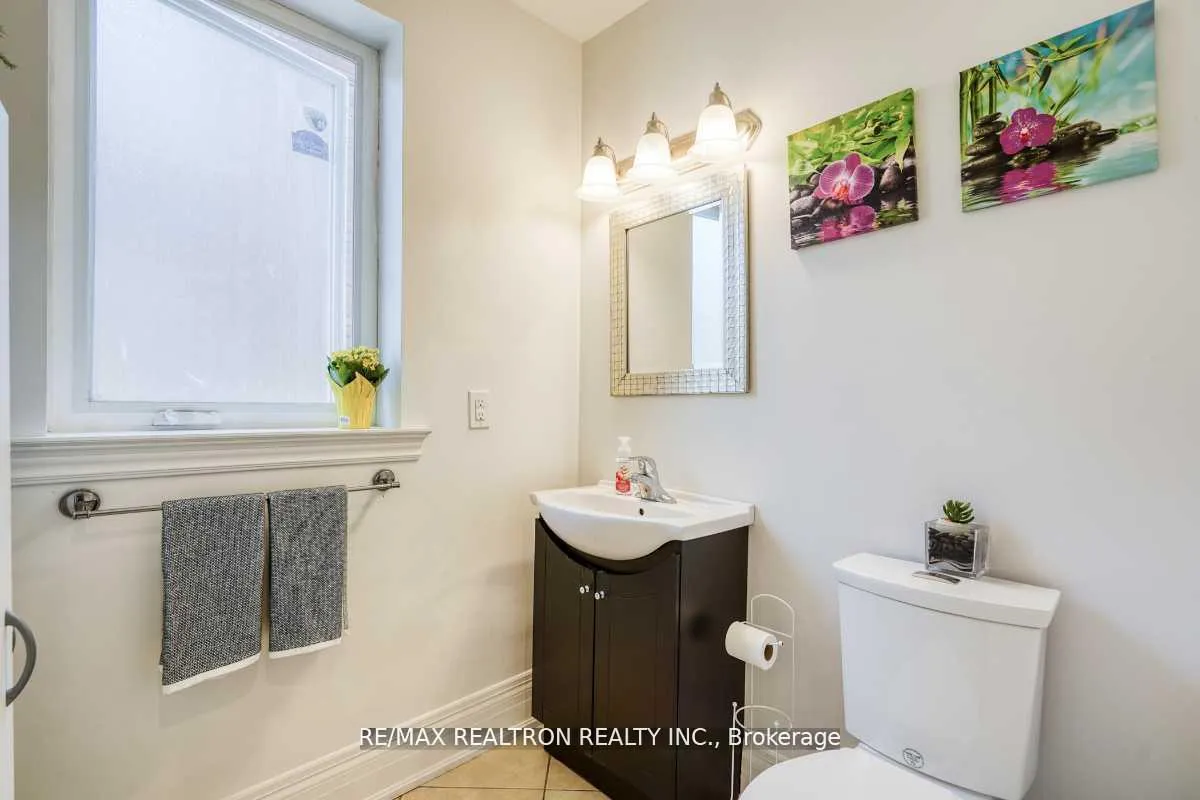 Photo 19 of 44 Jesmond Avenue N, Toronto, Oakwood Village — HOMEH