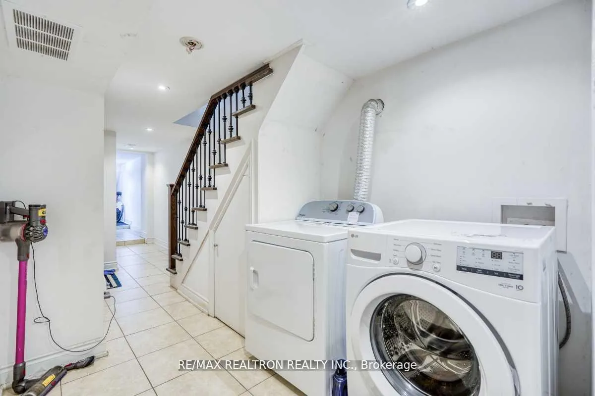Photo 22 of 44 Jesmond Avenue N, Toronto, Oakwood Village — HOMEH