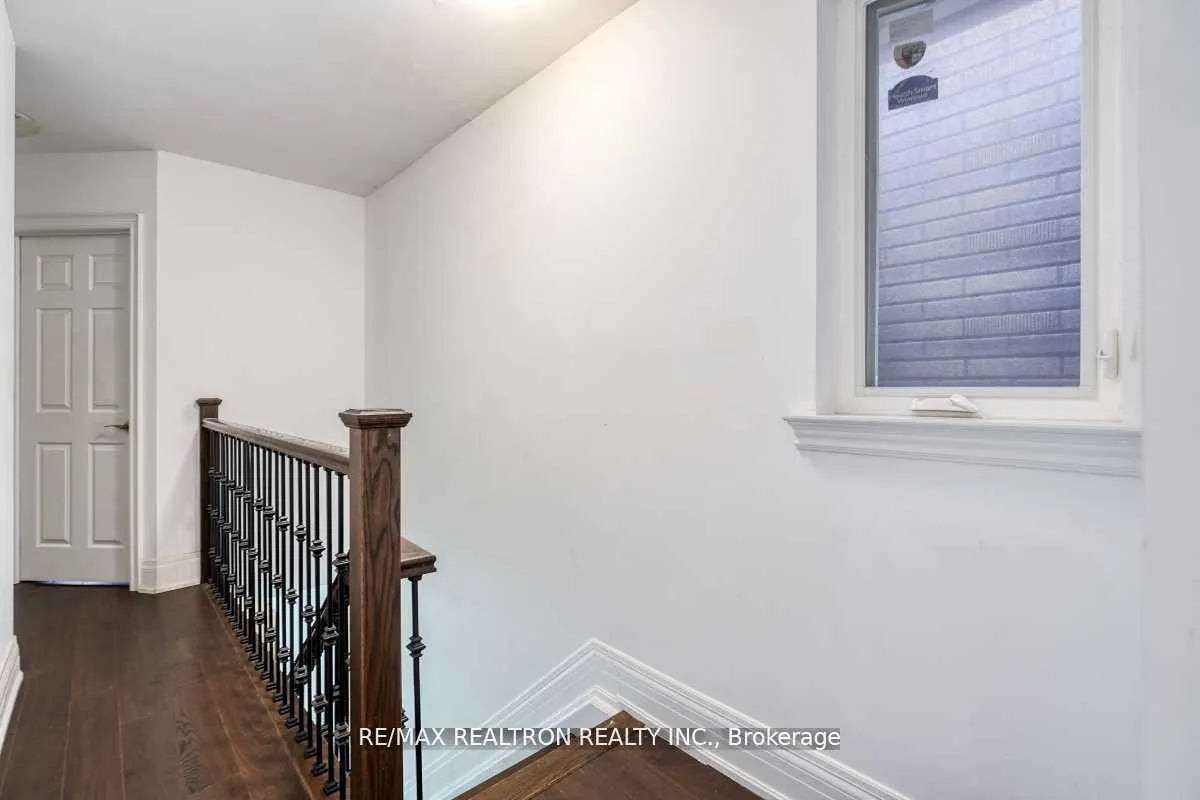 Photo 25 of 44 Jesmond Avenue N, Toronto, Oakwood Village — HOMEH