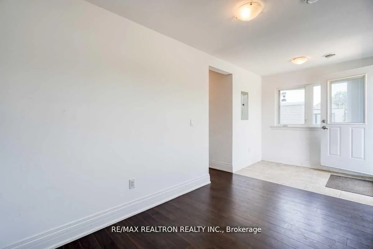 Photo 26 of 44 Jesmond Avenue N, Toronto, Oakwood Village — HOMEH