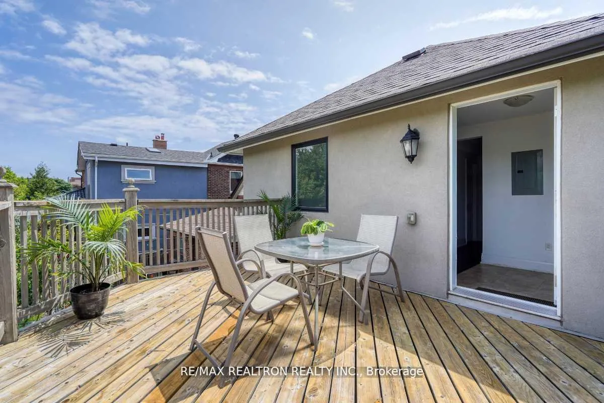 Photo 30 of 44 Jesmond Avenue N, Toronto, Oakwood Village — HOMEH
