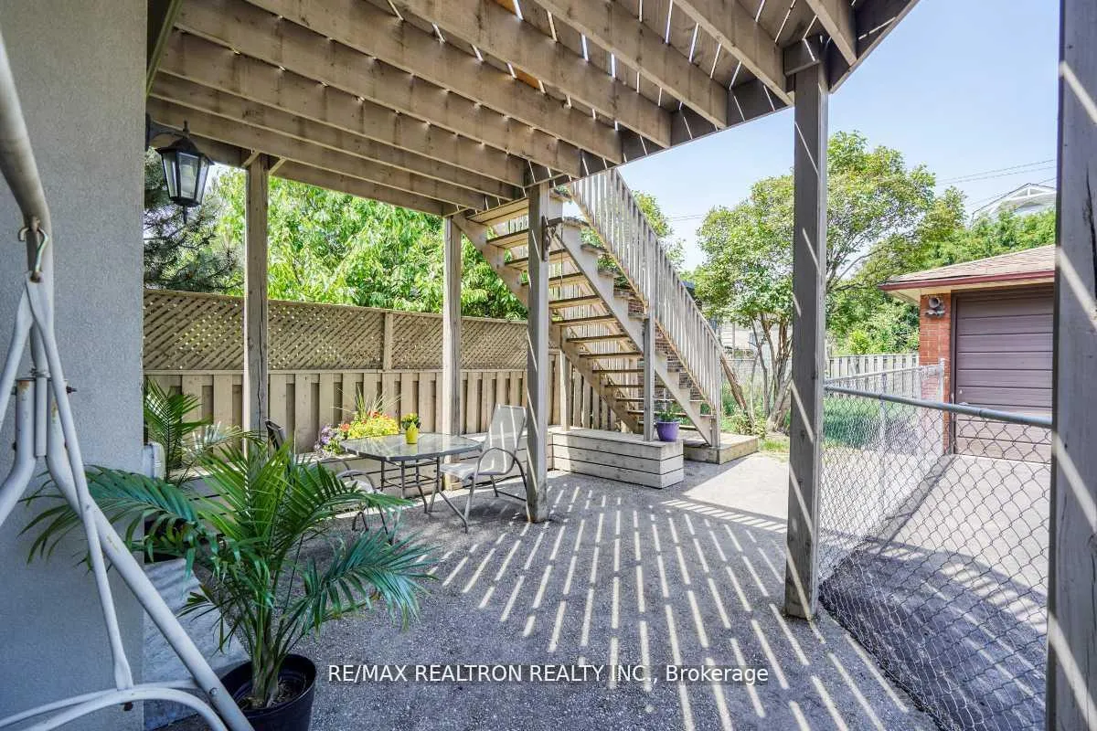 Photo 32 of 44 Jesmond Avenue N, Toronto, Oakwood Village — HOMEH