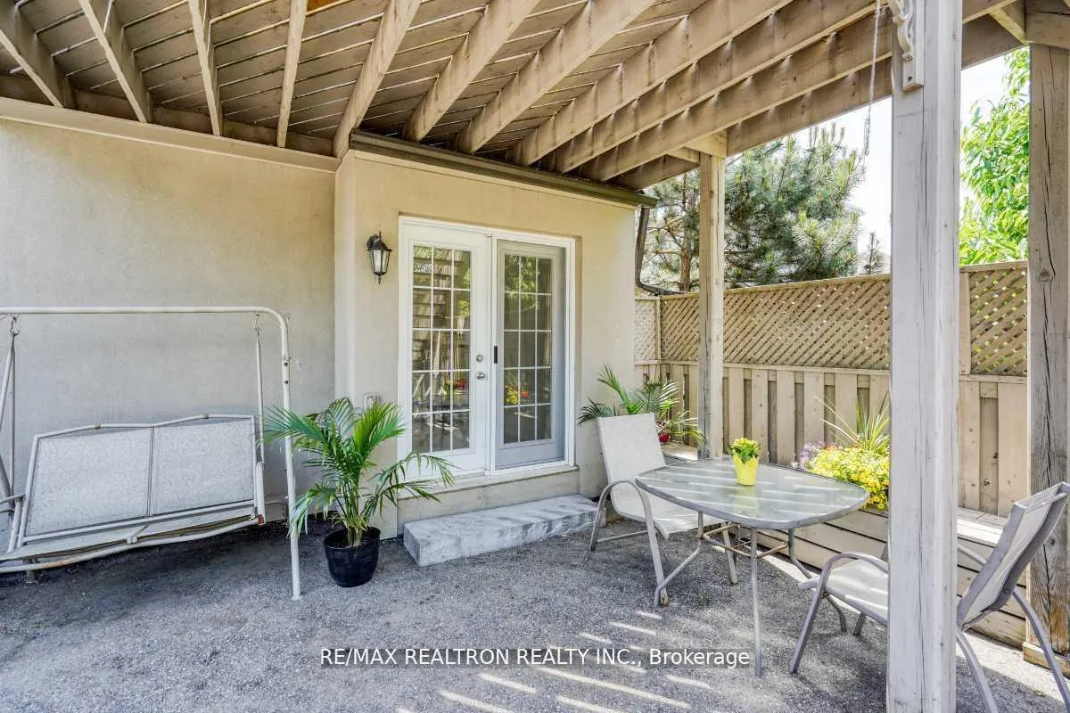 Photo 35 of 44 Jesmond Avenue N, Toronto, Oakwood Village — HOMEH