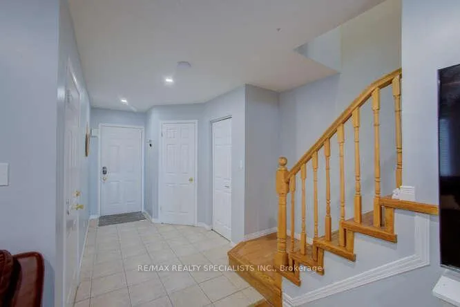 Photo 4 of 213 Britton Place, Kitchener — HOMEH