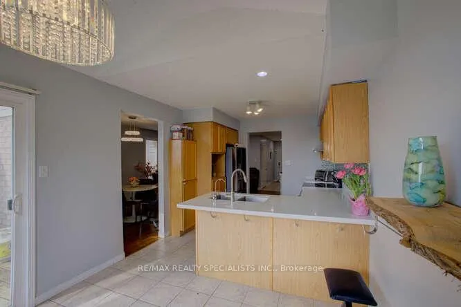 Photo 13 of 213 Britton Place, Kitchener — HOMEH