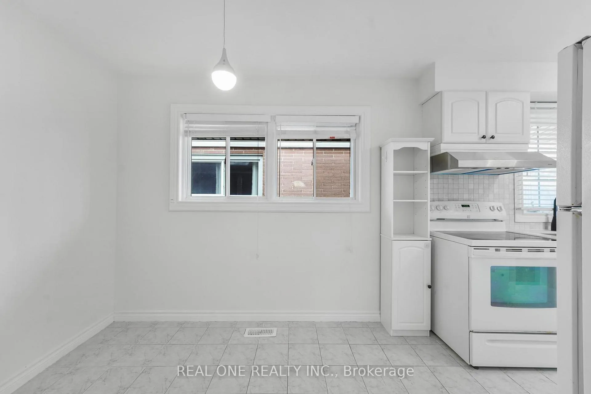 Photo 10 of Unit Upper, 22 Halam Avenue, Hamilton, Burkholme — HOMEH