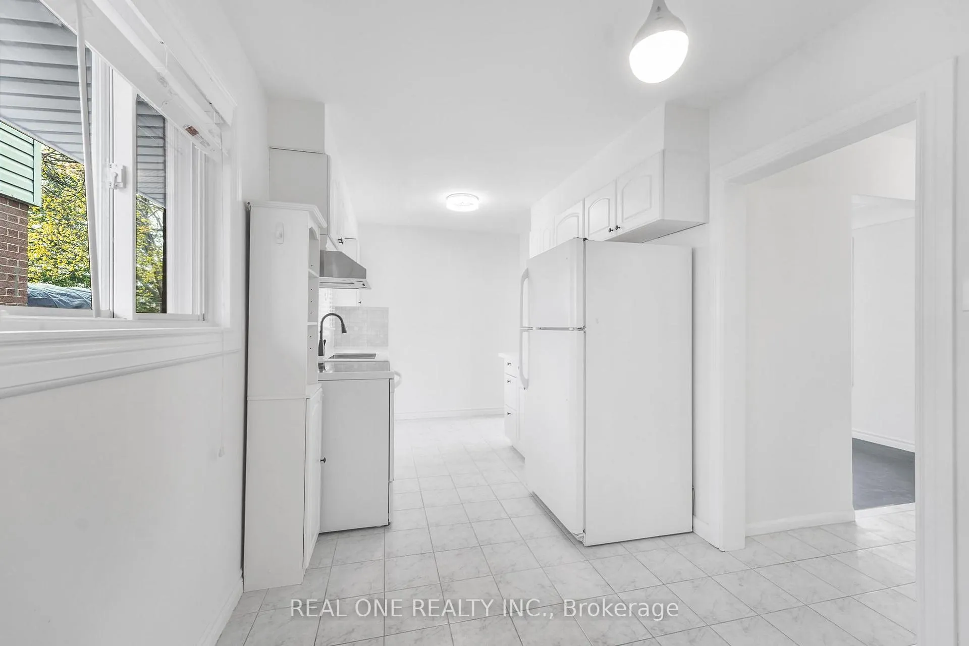 Photo 11 of Unit Upper, 22 Halam Avenue, Hamilton, Burkholme — HOMEH