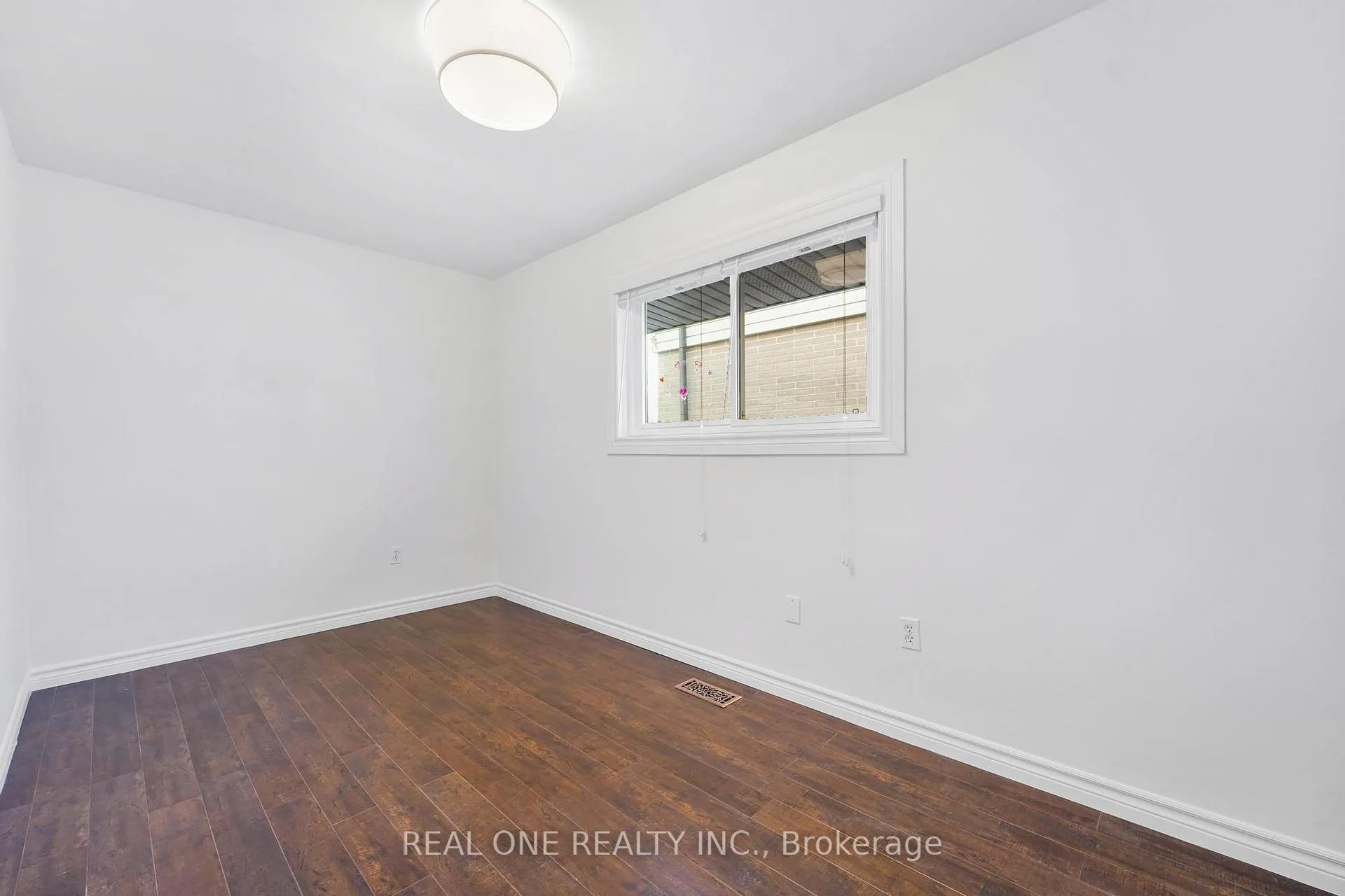 Photo 16 of Unit Upper, 22 Halam Avenue, Hamilton, Burkholme — HOMEH