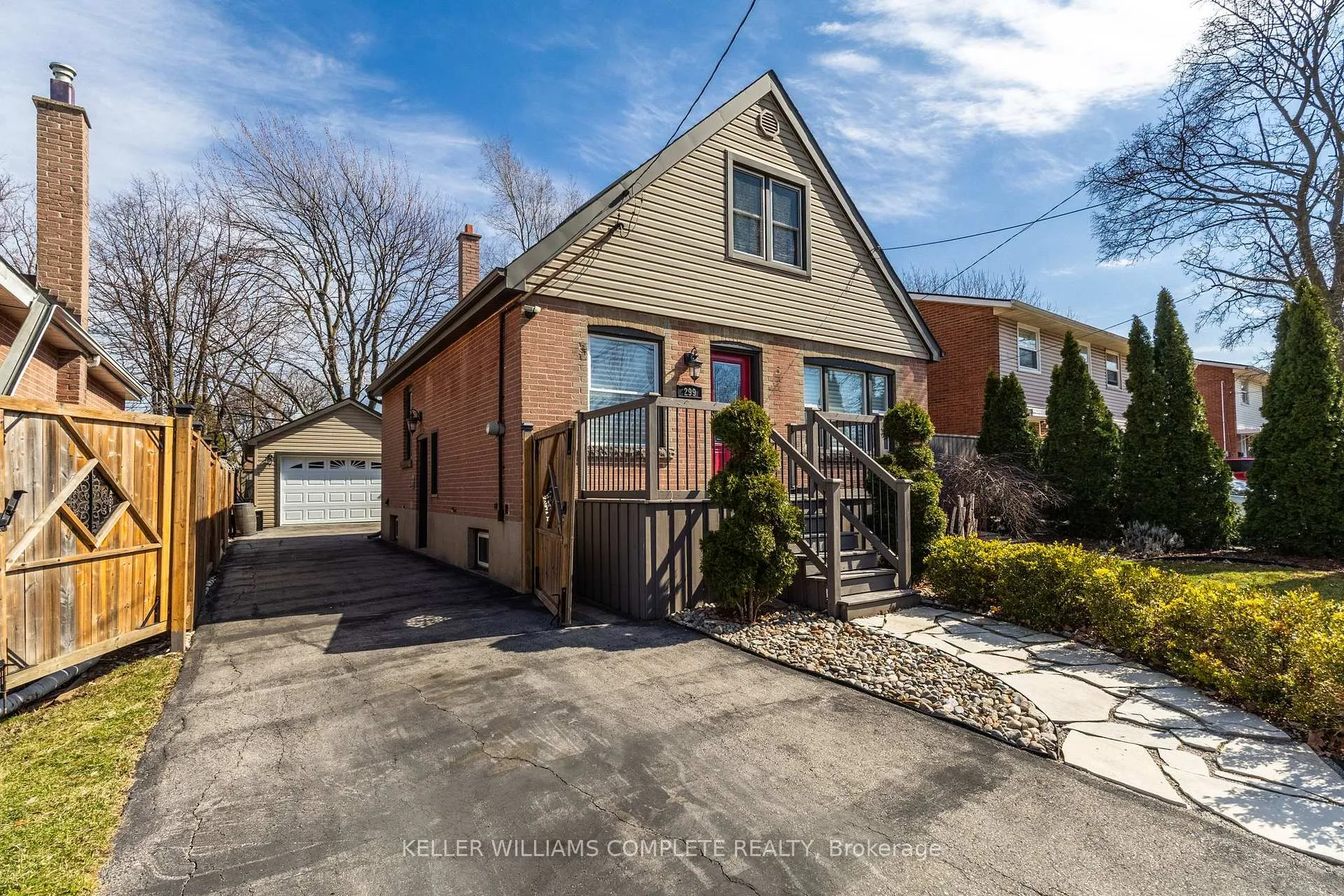 Photo 3 of 299 East 24th Street, Hamilton, Burkholme — HOMEH