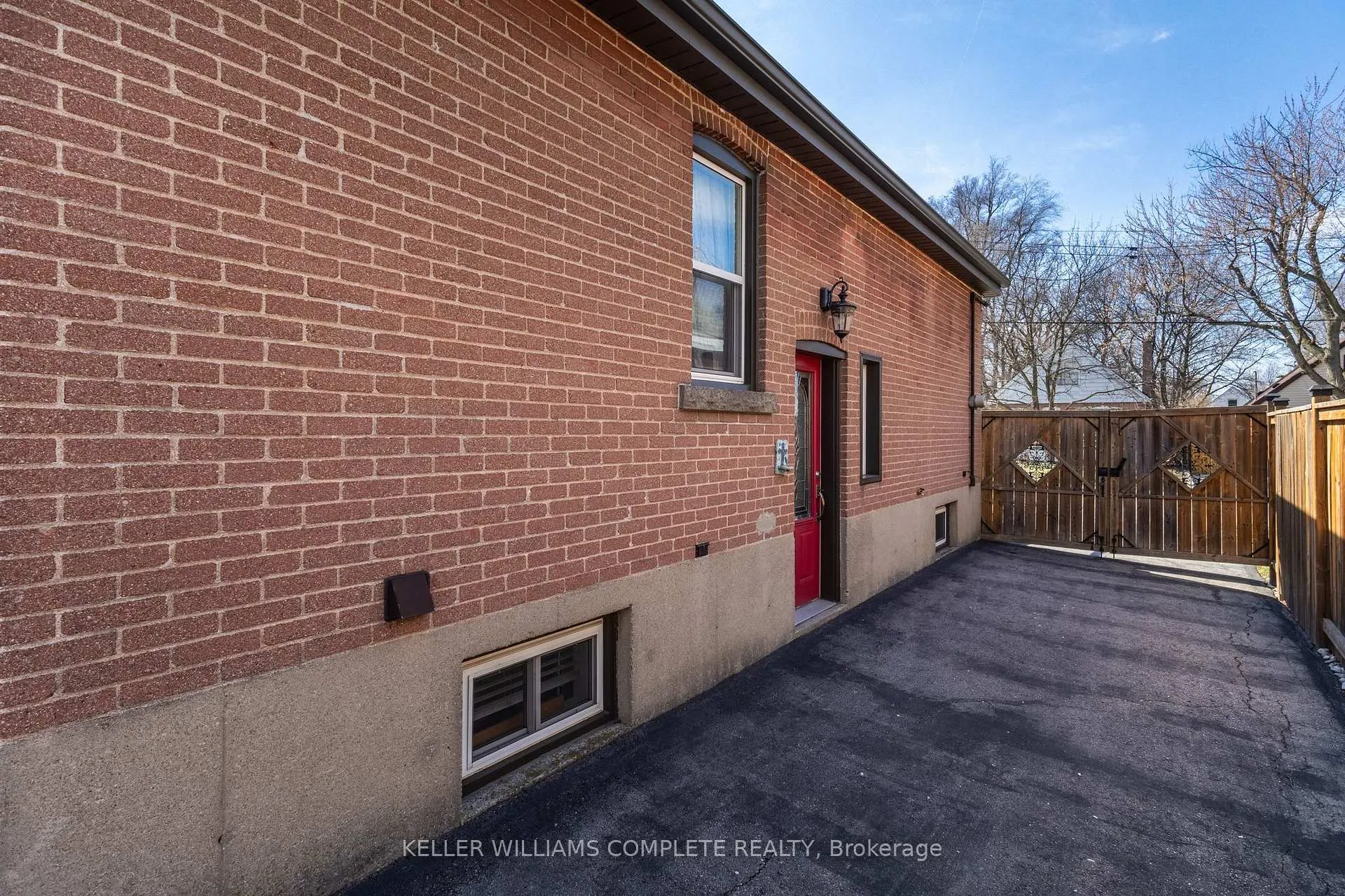 Photo 29 of 299 East 24th Street, Hamilton, Burkholme — HOMEH