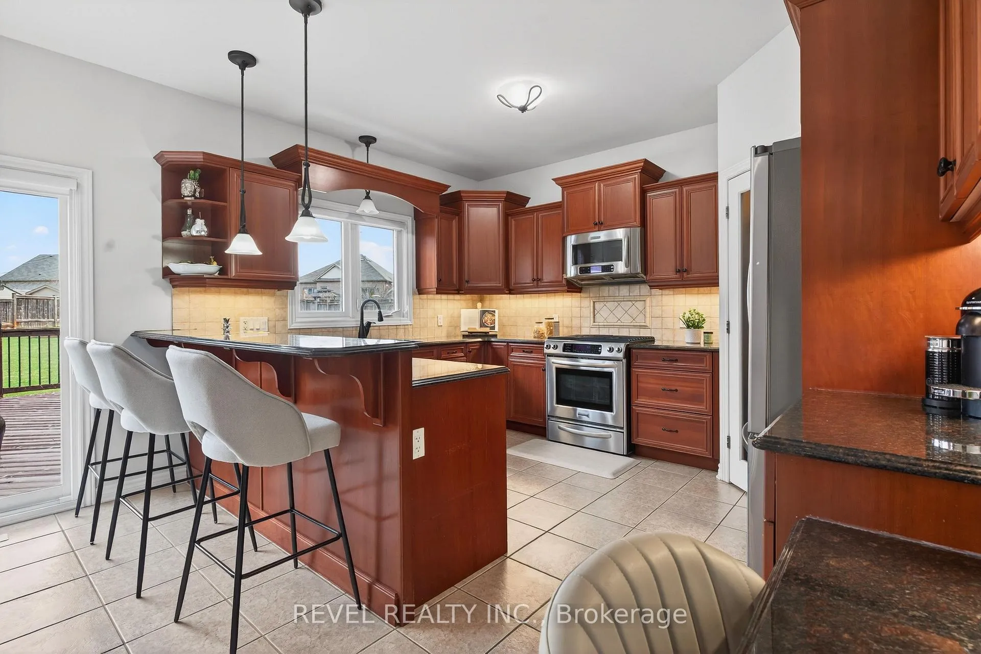 Photo 13 of 3190 Pincombe Drive, London, South W — HOMEH