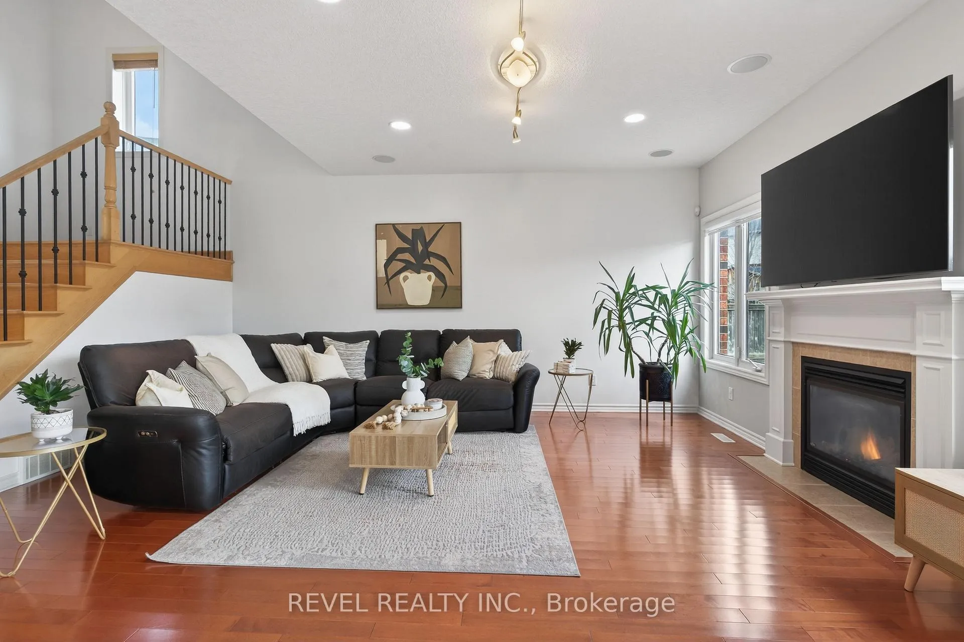 Photo 17 of 3190 Pincombe Drive, London, South W — HOMEH