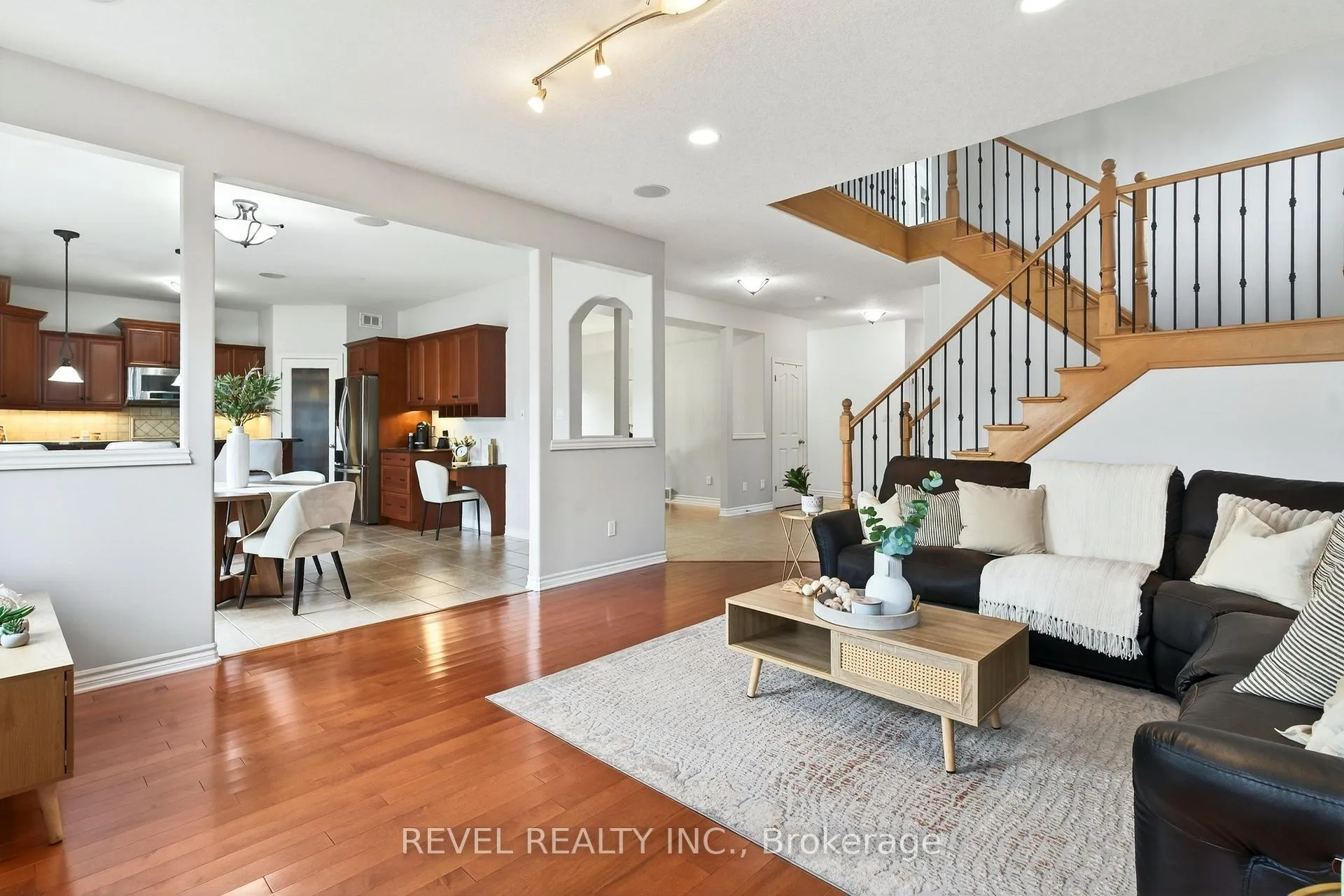 Photo 20 of 3190 Pincombe Drive, London, South W — HOMEH