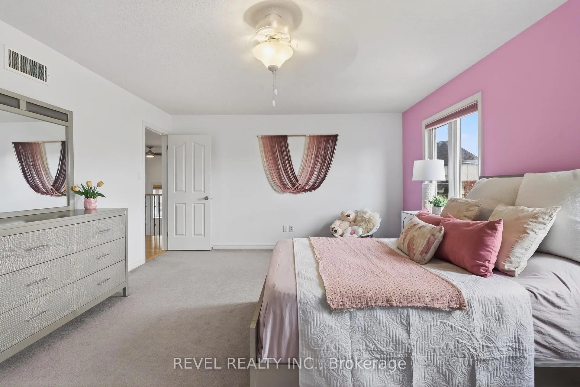 Photo 23 of 3190 Pincombe Drive, London, South W — HOMEH