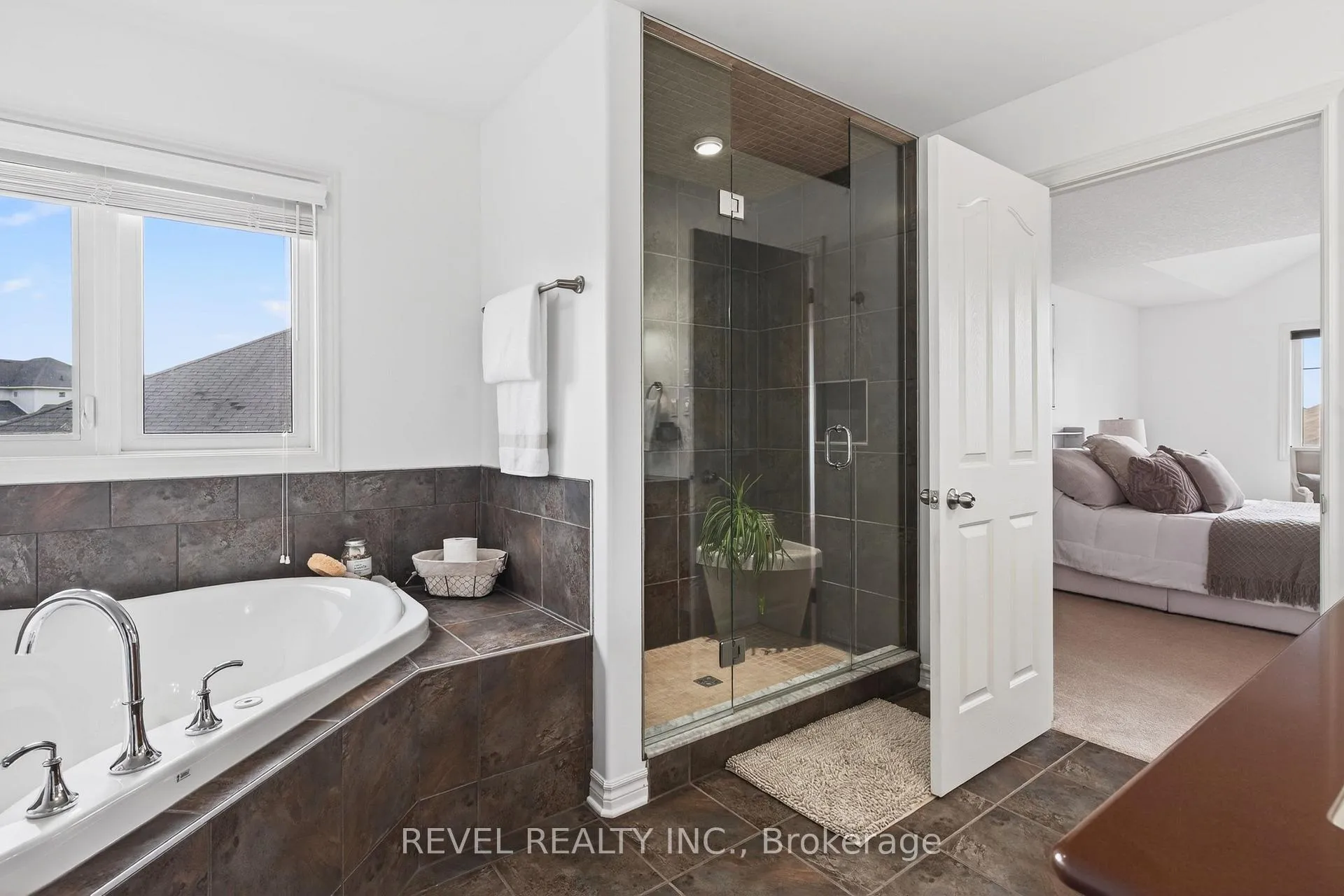 Photo 31 of 3190 Pincombe Drive, London, South W — HOMEH
