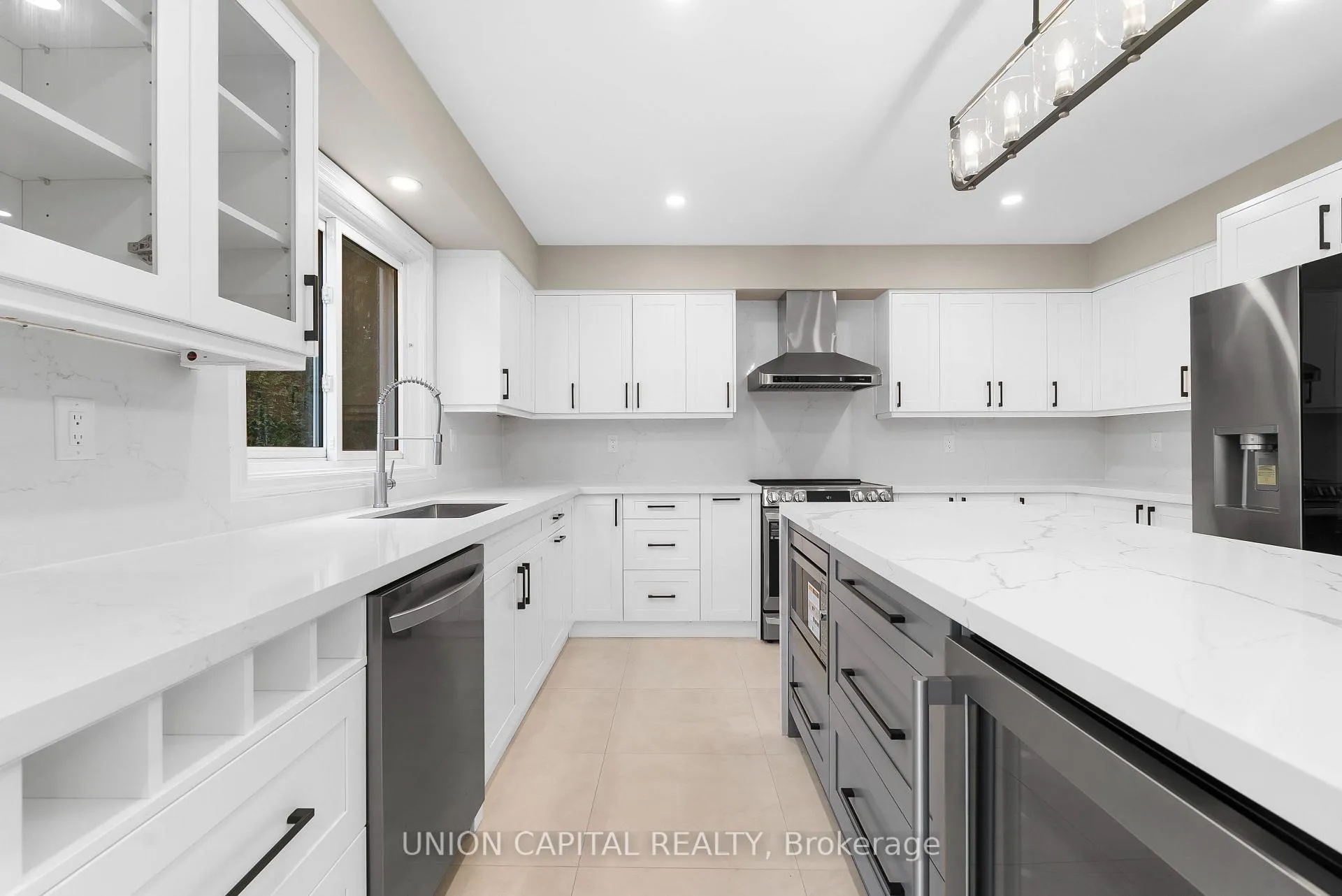 Photo 7 of 86 Charing Crescent, Aurora, Aurora Highlands — HOMEH