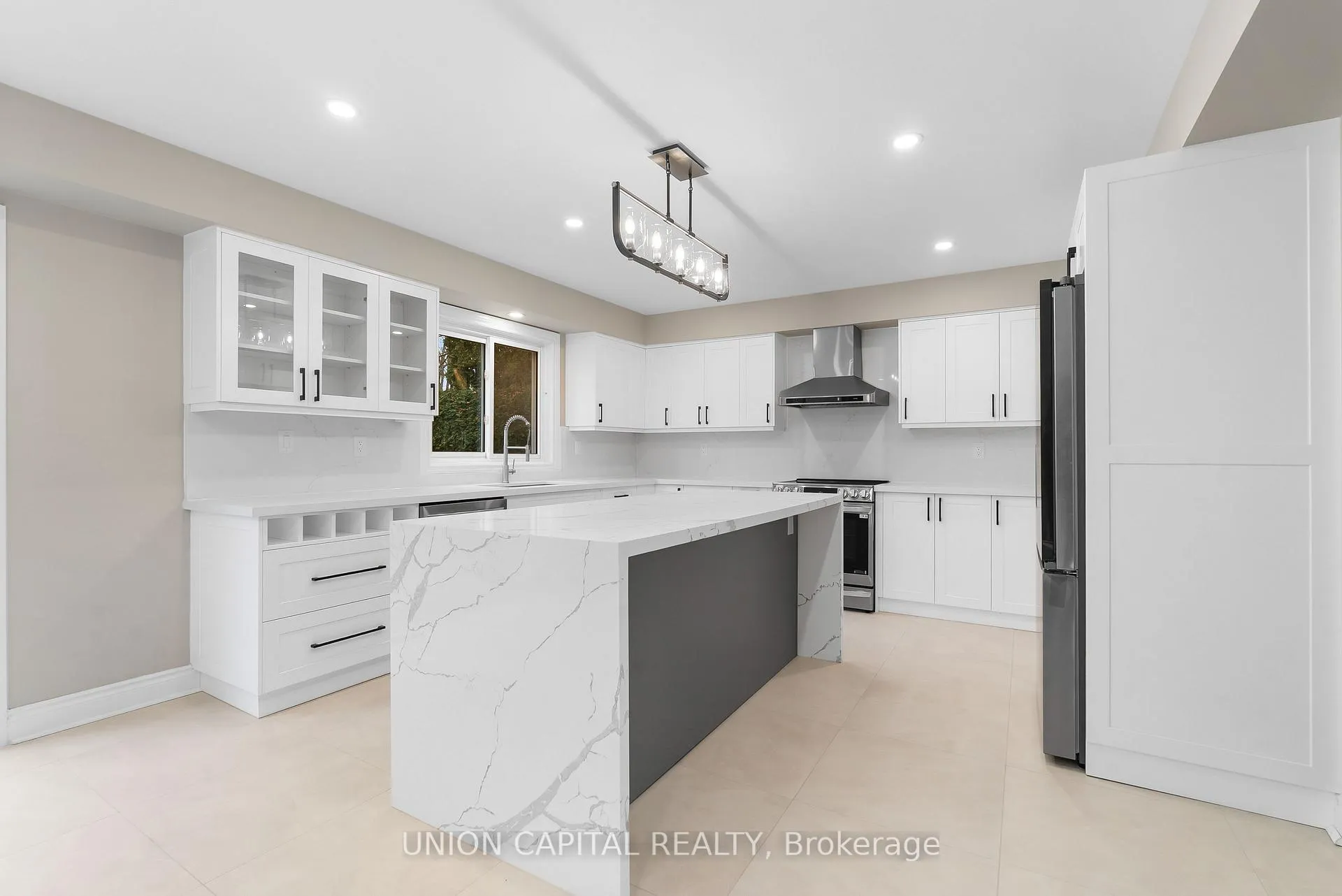 Photo 8 of 86 Charing Crescent, Aurora, Aurora Highlands — HOMEH