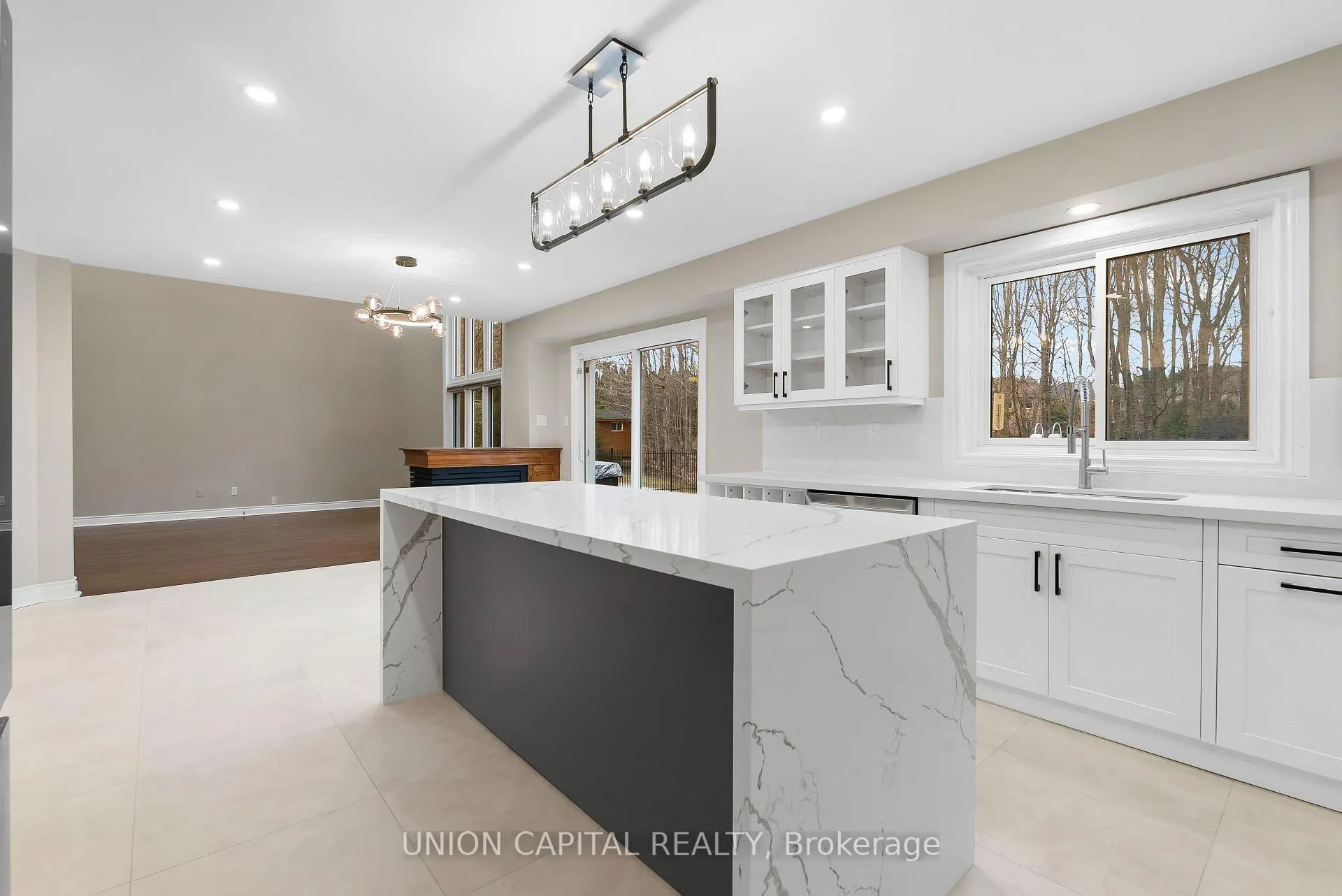 Photo 9 of 86 Charing Crescent, Aurora, Aurora Highlands — HOMEH