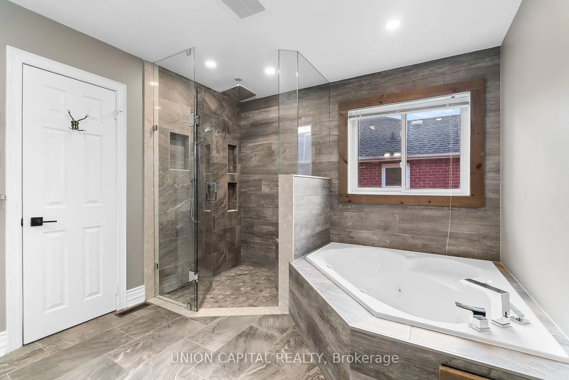 Photo 22 of 86 Charing Crescent, Aurora, Aurora Highlands — HOMEH